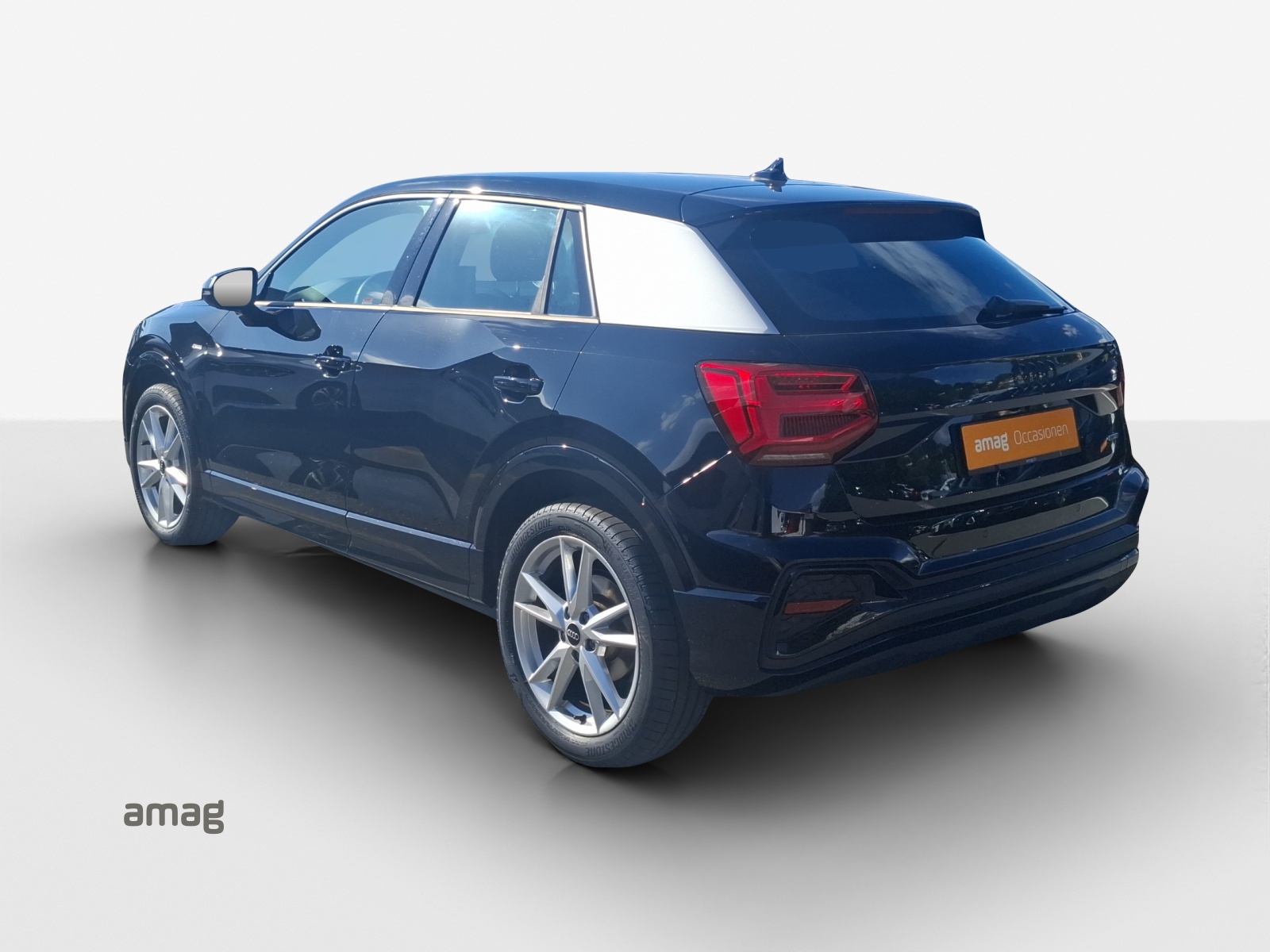 AUDI Q2 40 TFSI S line quattro S-tronic-image-2