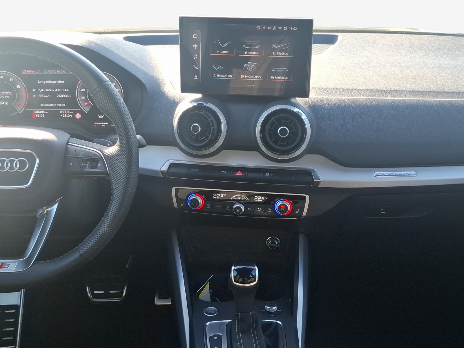 AUDI Q2 40 TFSI S line quattro S-tronic-image-10