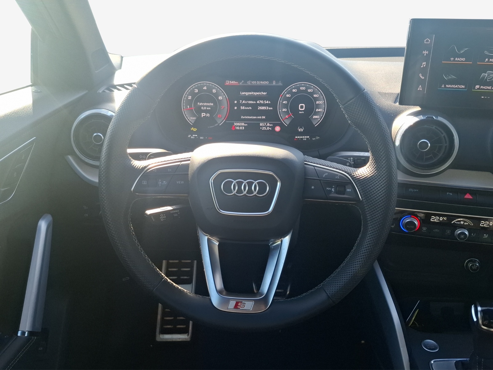 AUDI Q2 40 TFSI S line quattro S-tronic-image-9