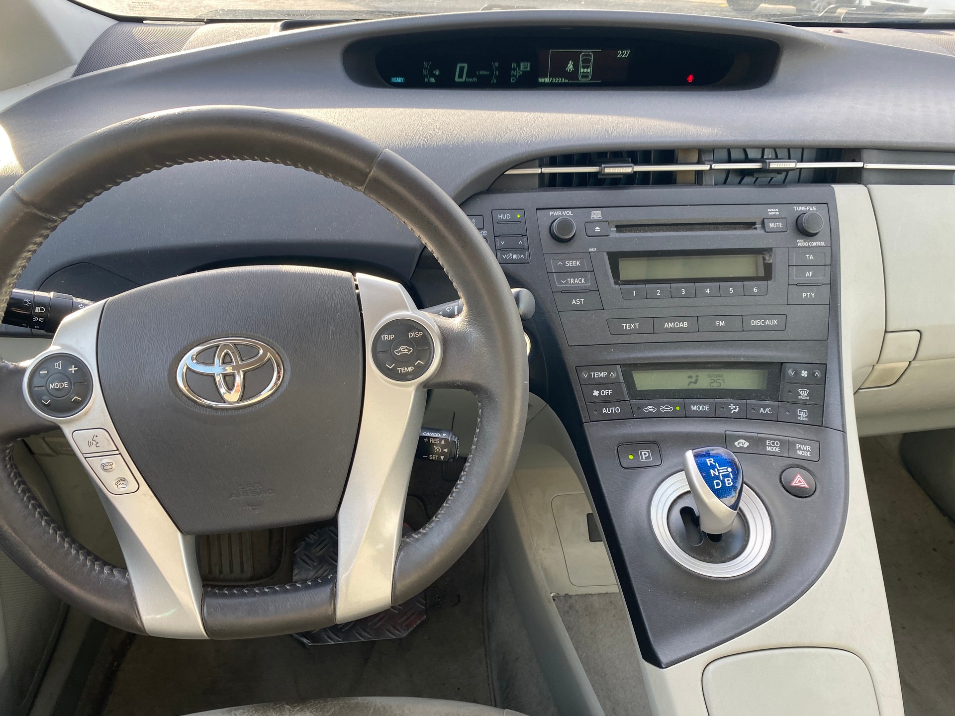 TOYOTA Prius 1.8 16V HSD Sol-image-5