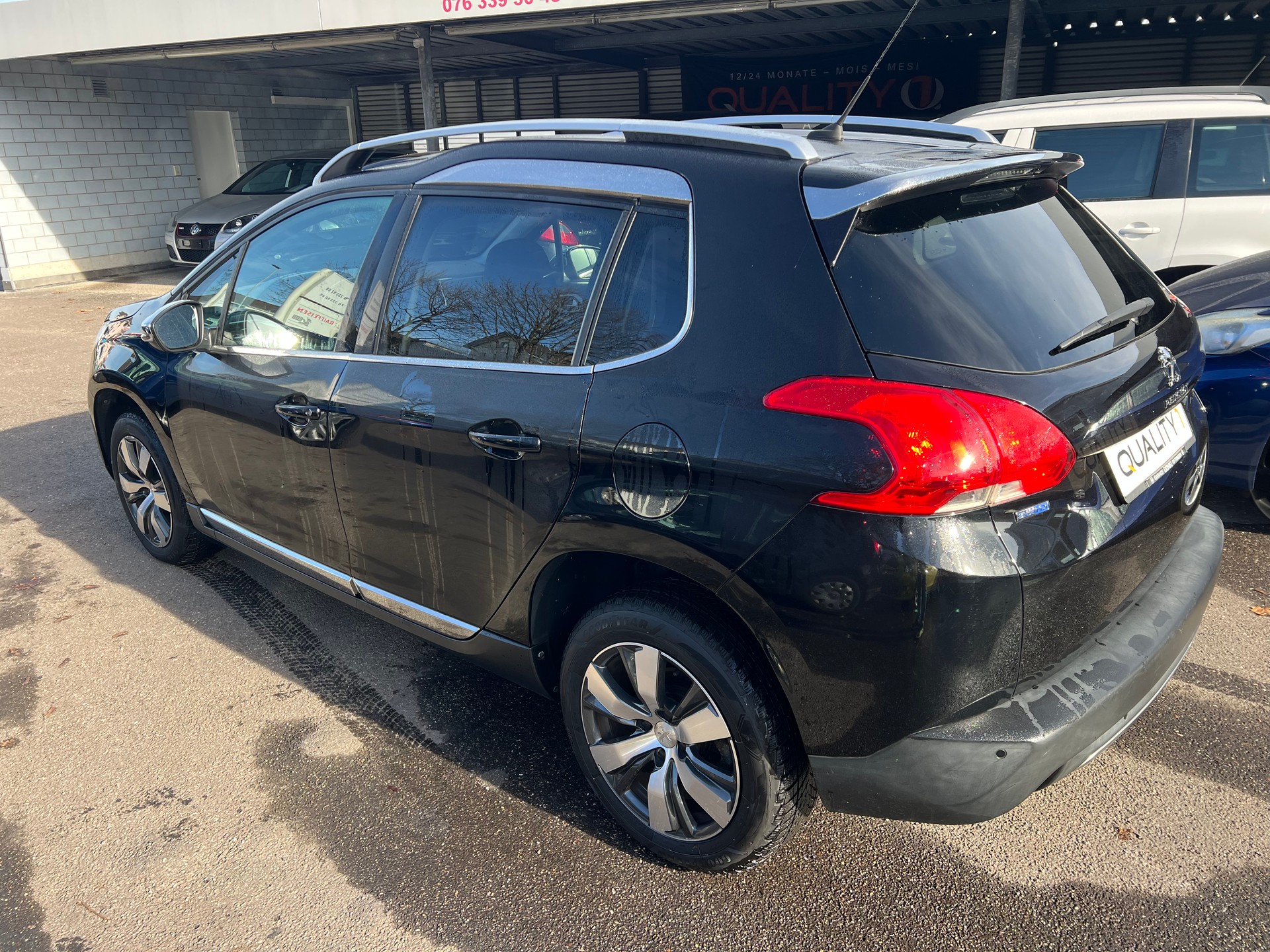PEUGEOT 2008 1.6 BlueHDi Allure-image-5