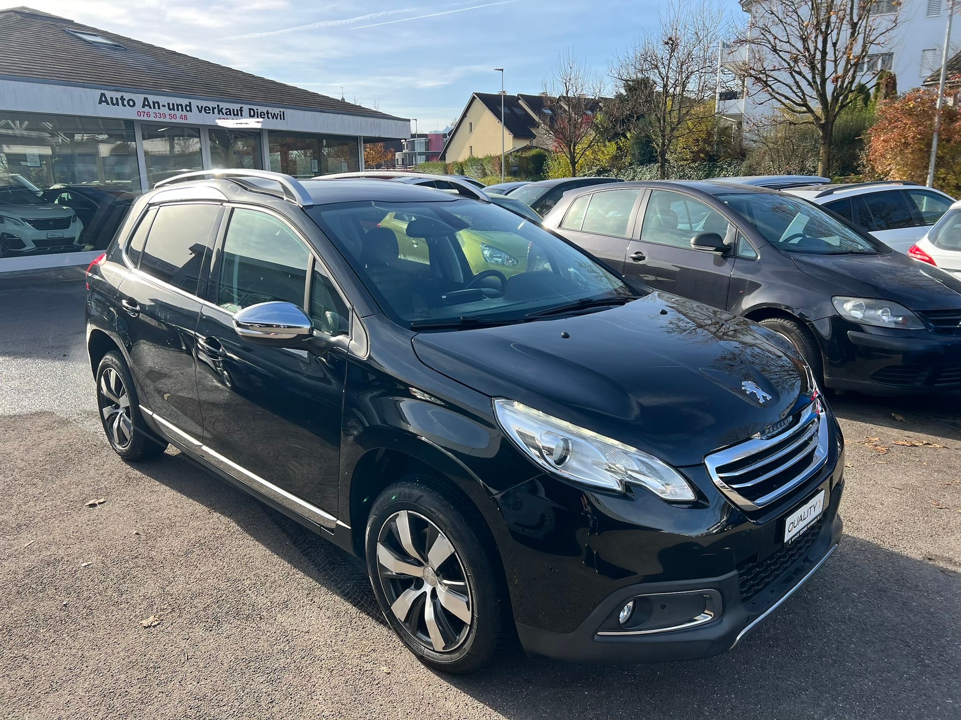 PEUGEOT 2008 1.6 BlueHDi Allure-image-2