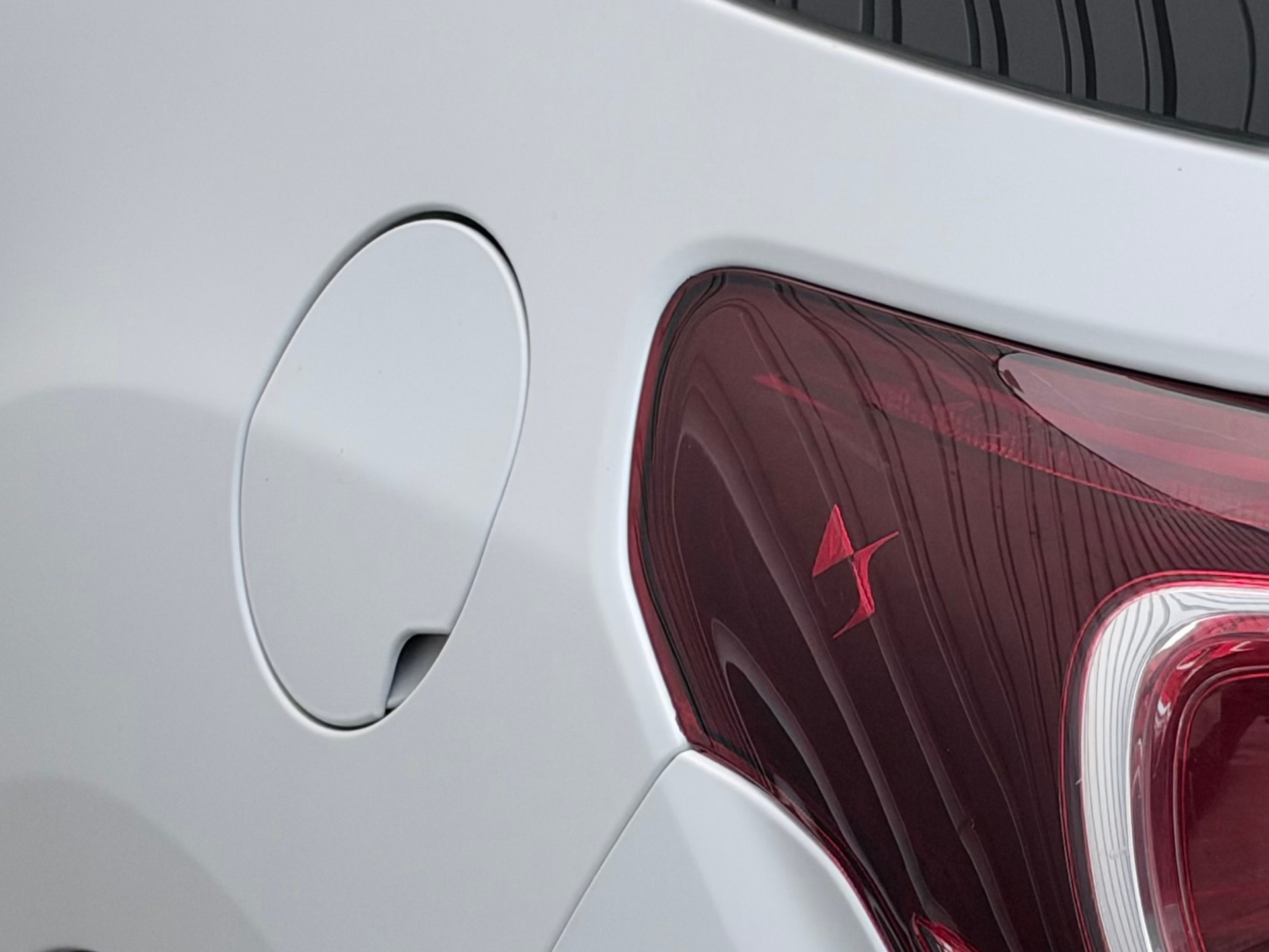 DS AUTOMOBILES DS 3 1.2 PureTech Faubourg Addict EAT GIVENCHY-image-3