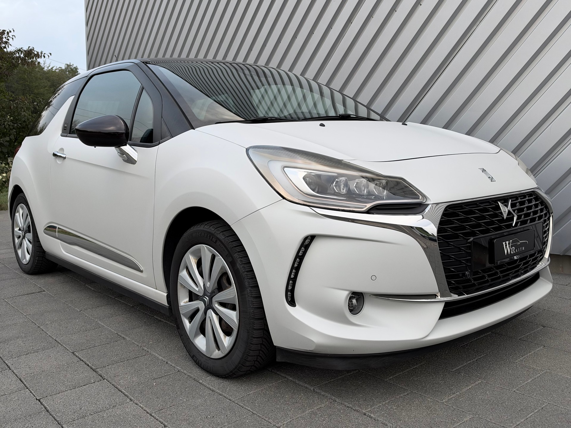 DS AUTOMOBILES DS 3 1.2 PureTech Faubourg Addict EAT GIVENCHY-image-0