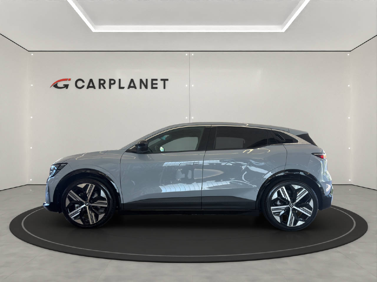 RENAULT Mégane E-Tech iconic-image-1