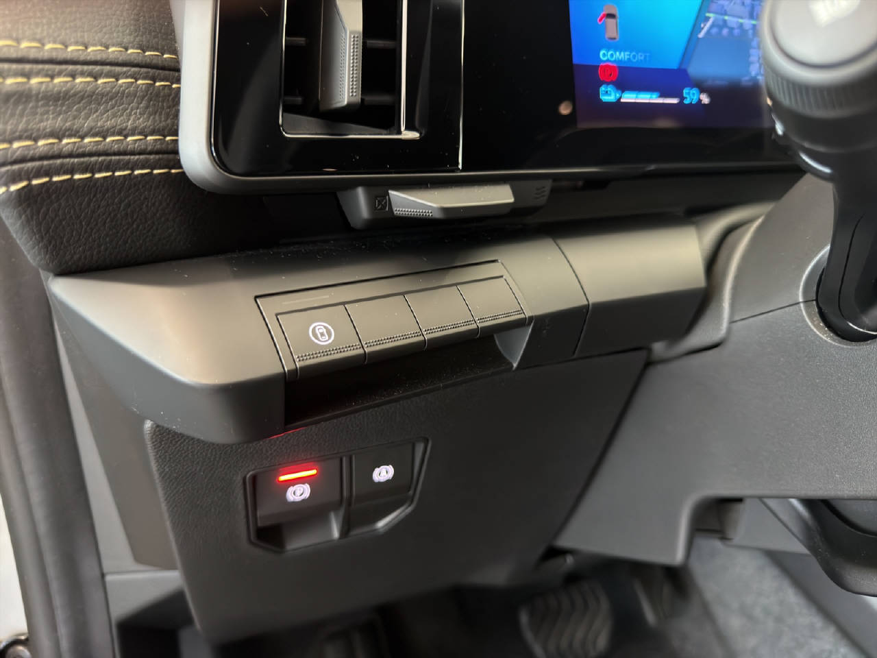 RENAULT Mégane E-Tech iconic-image-9