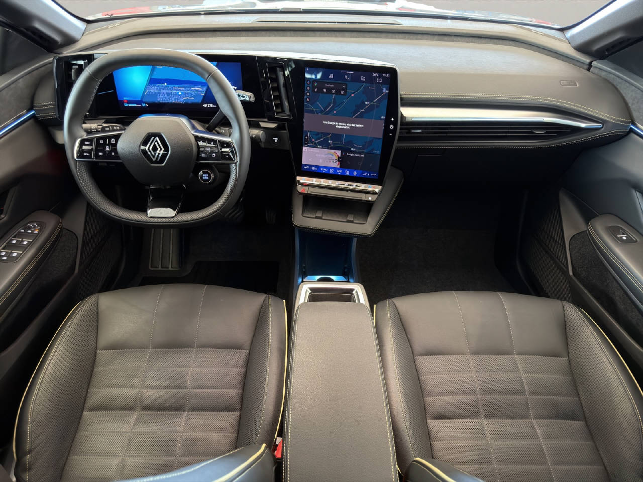 RENAULT Mégane E-Tech iconic-image-5