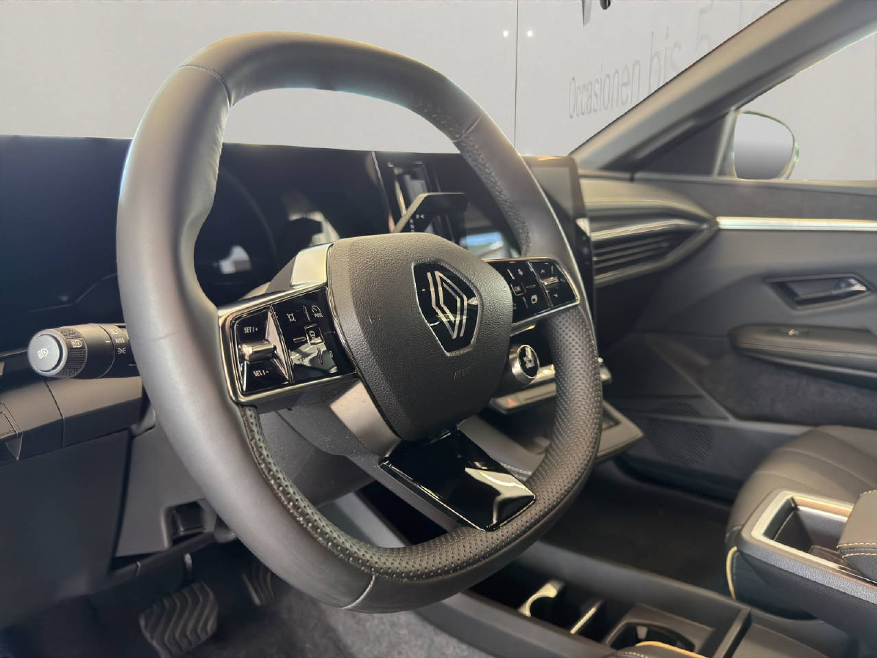 RENAULT Mégane E-Tech iconic-image-6