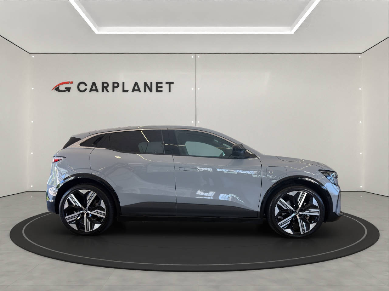 RENAULT Mégane E-Tech iconic-image-2