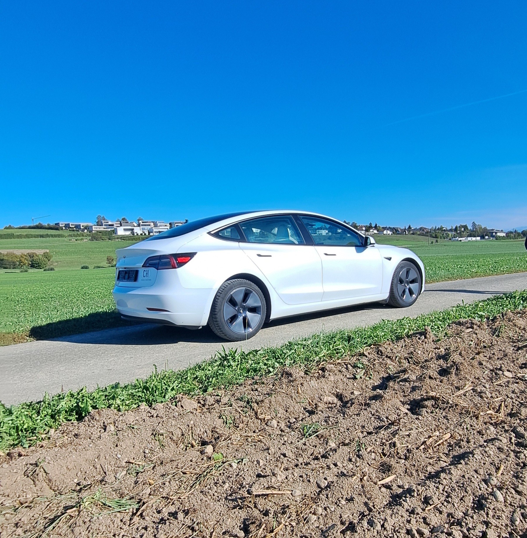 TESLA Long Range D-image-2