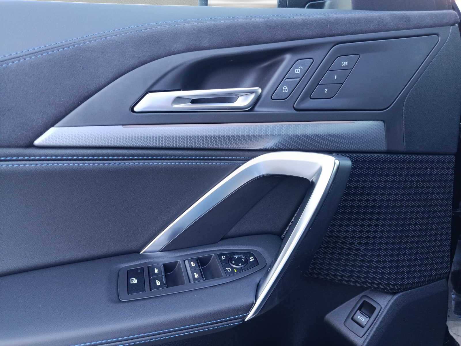 BMW iX1 eDrive 20 Edition M Sport-image-13