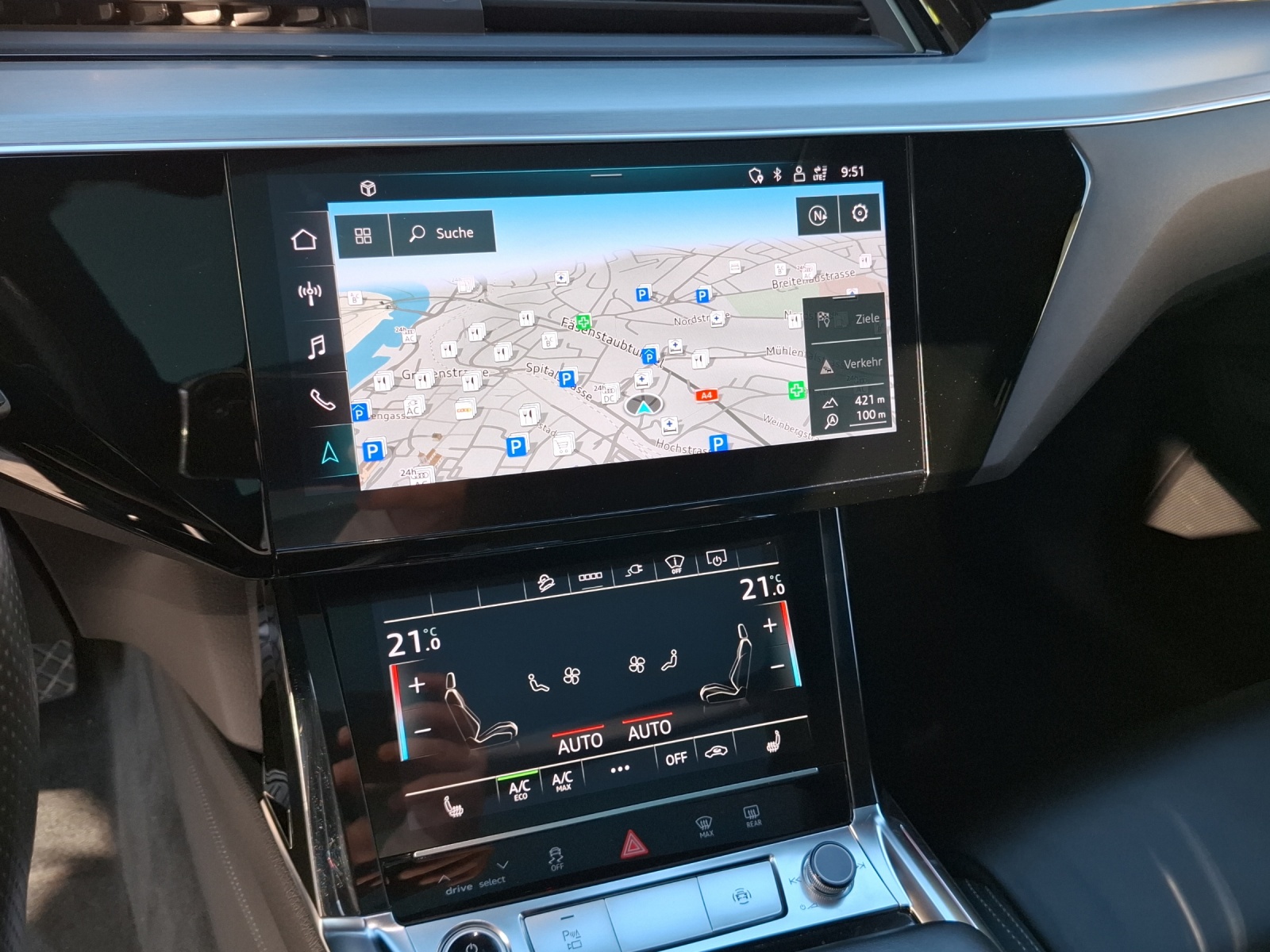 AUDI e-tron 55 S Line Black Edition quattro-image-11