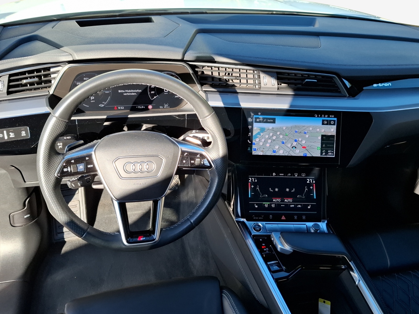 AUDI e-tron 55 S Line Black Edition quattro-image-9