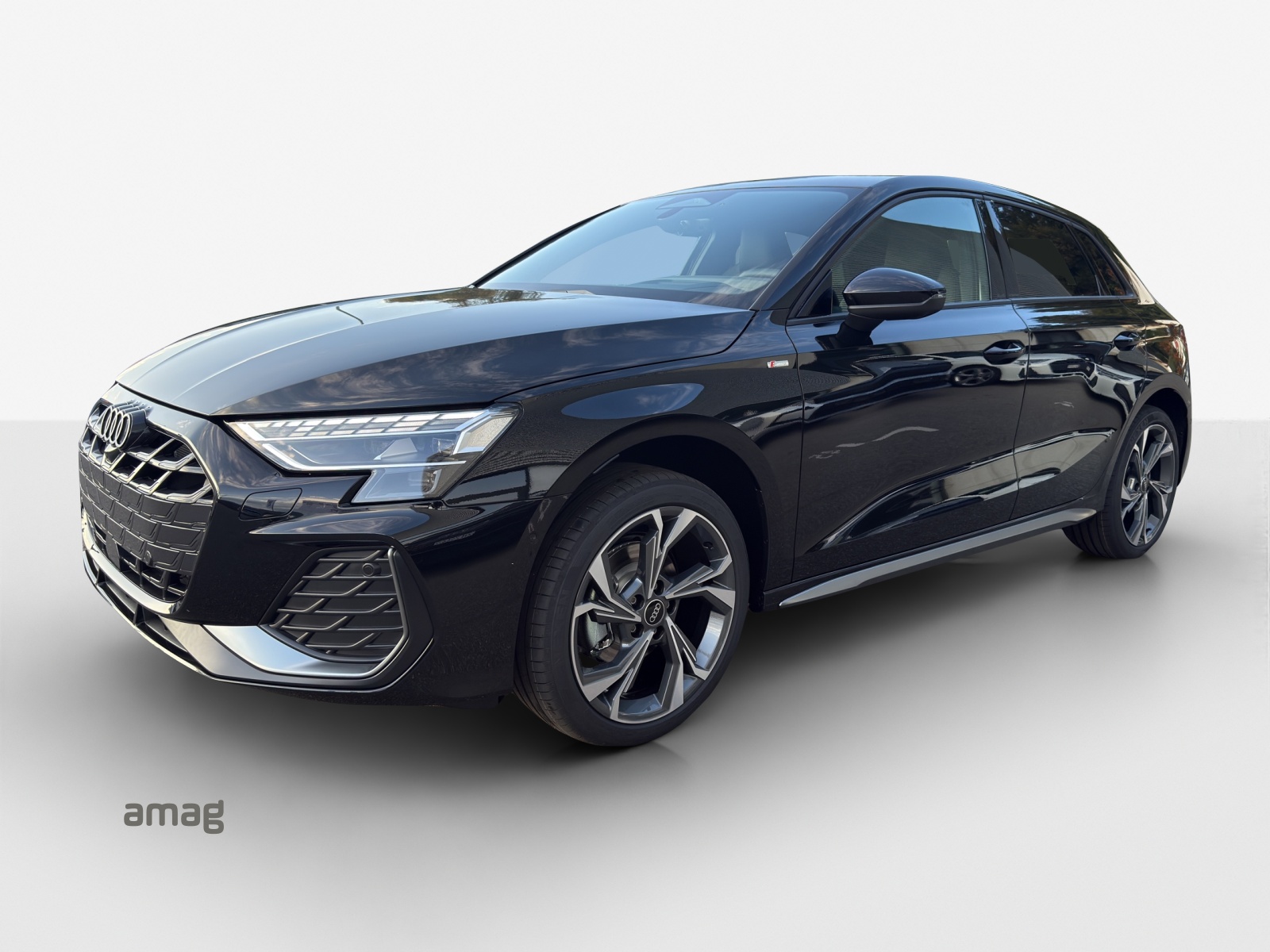 AUDI A3 Sportback TFSI 110 kW S line Attraction S tronic-image-0