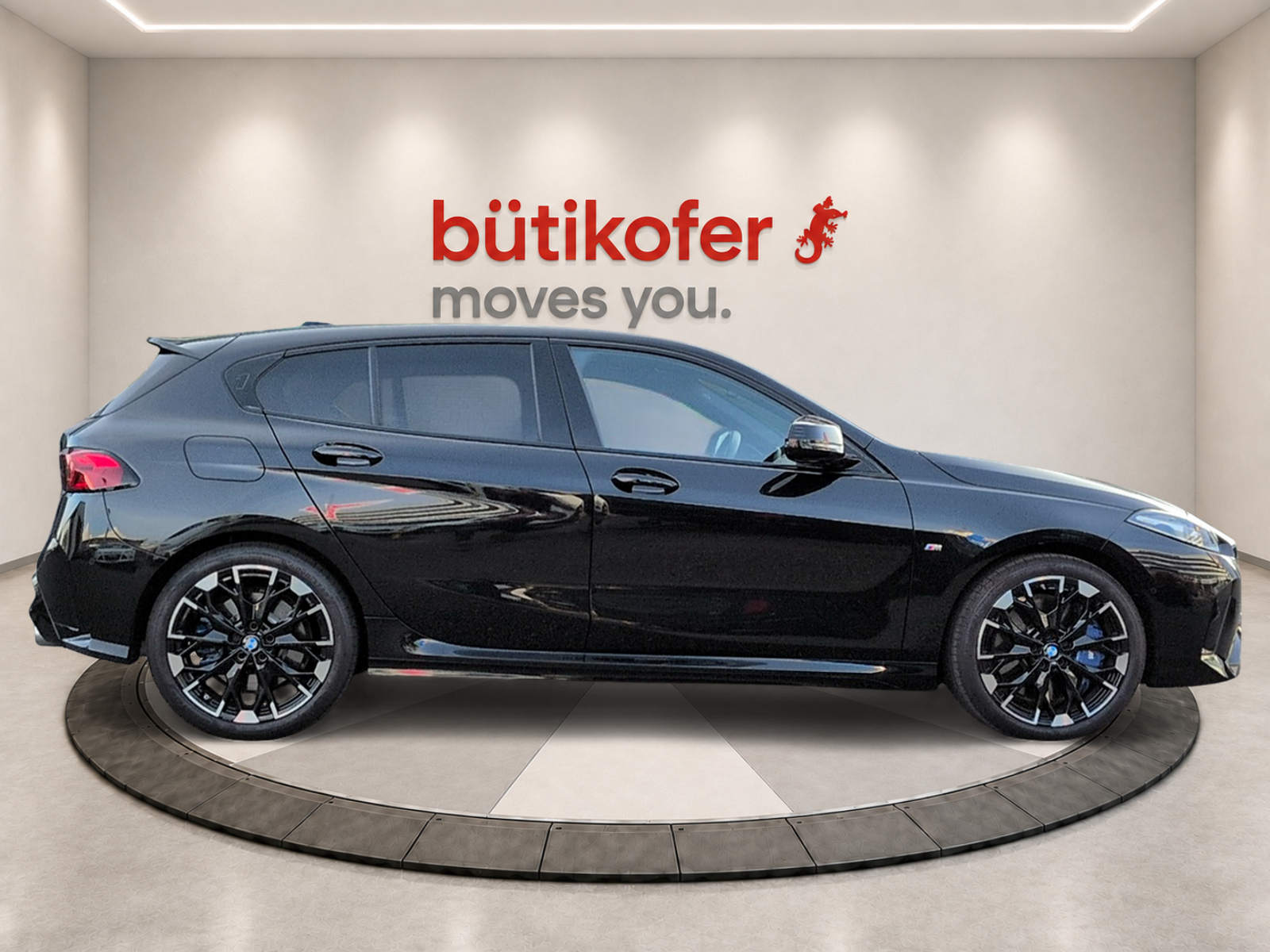 BMW M135i xDrive-image-5