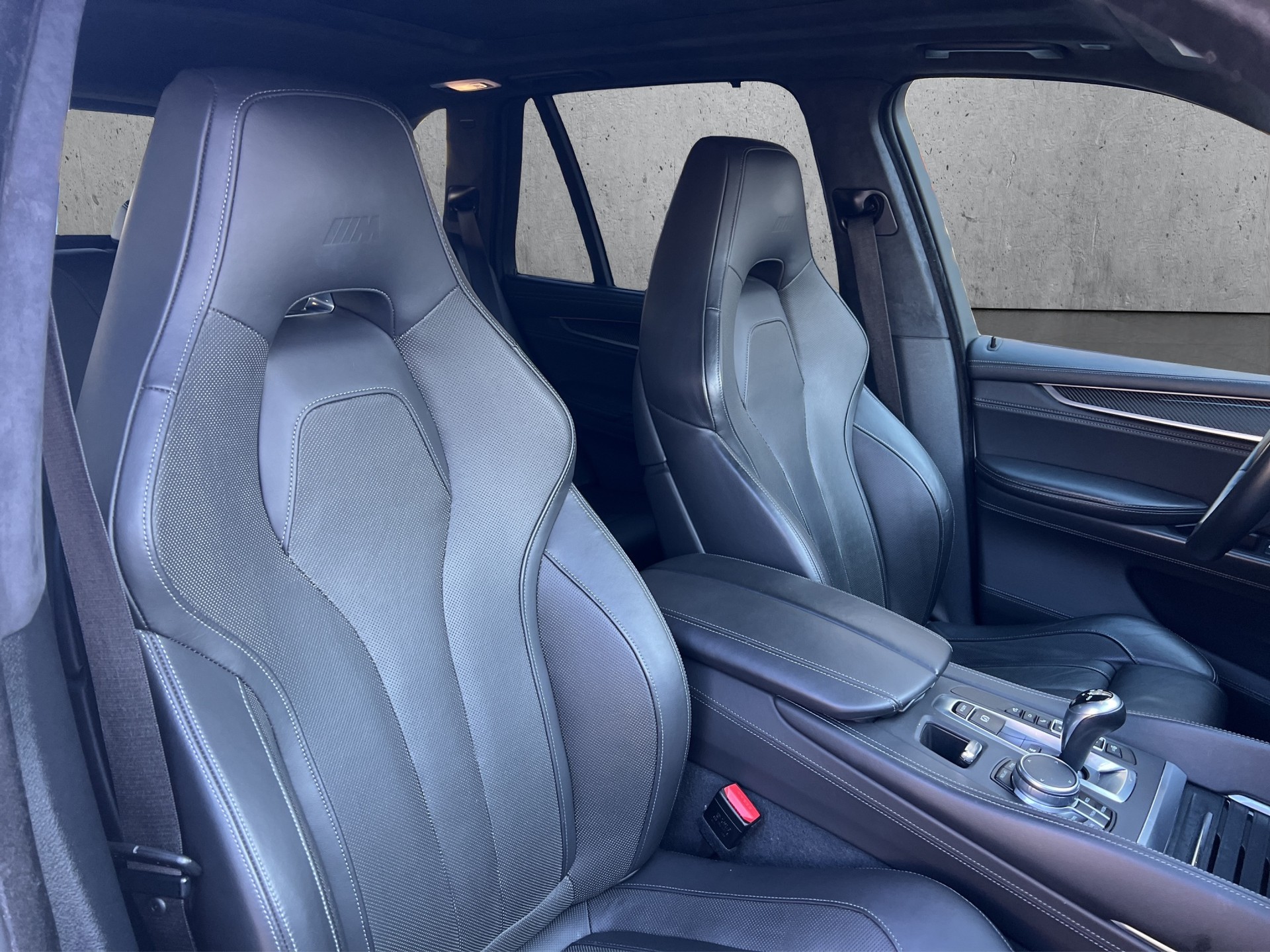 BMW X5M-image-10