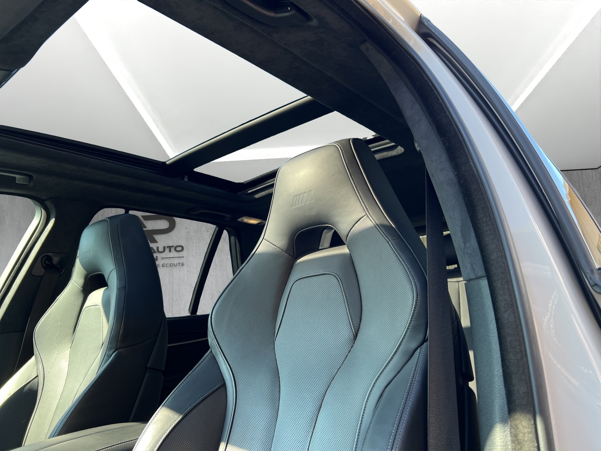 BMW X5M-image-13