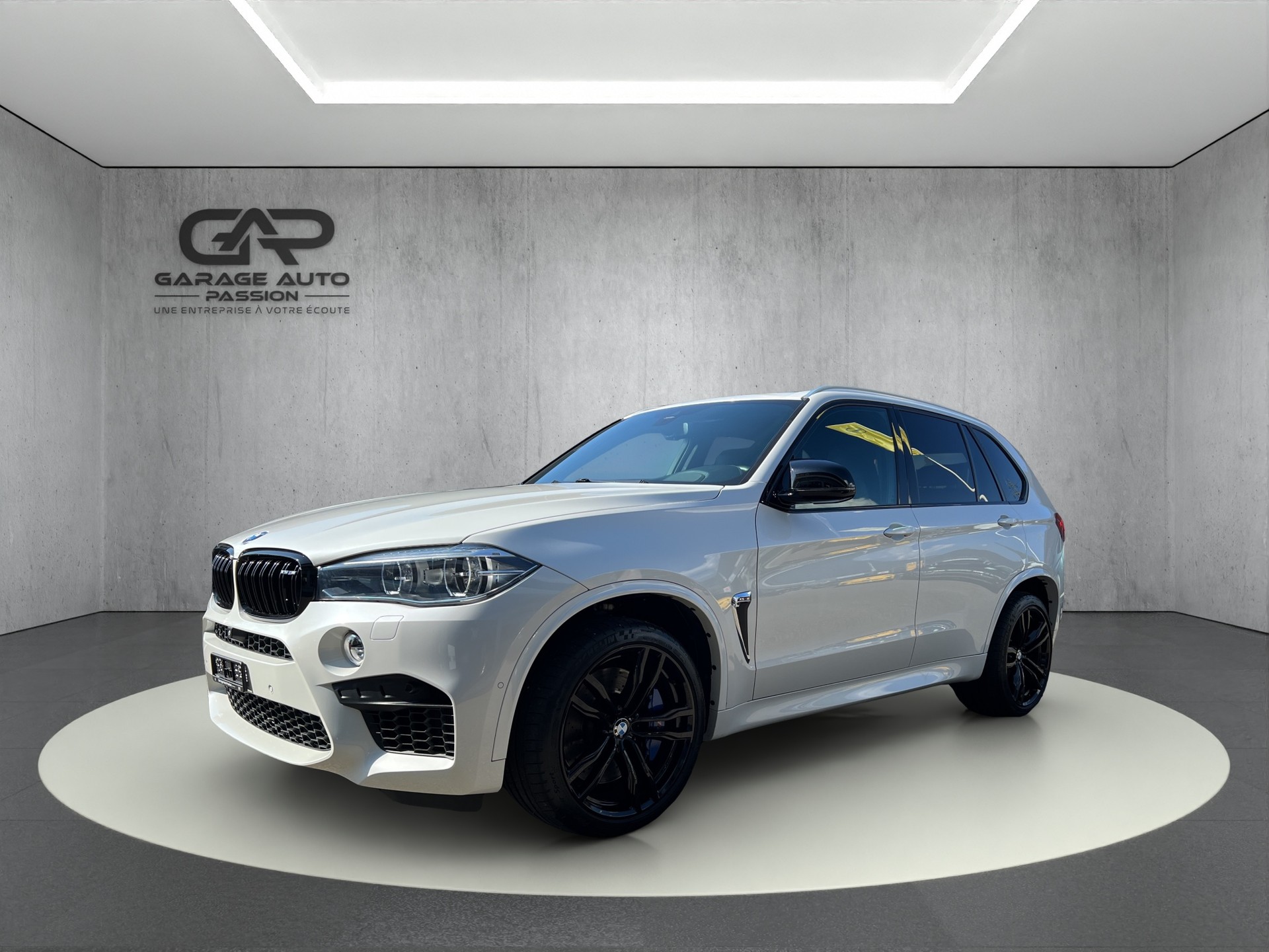 BMW X5M-image-4