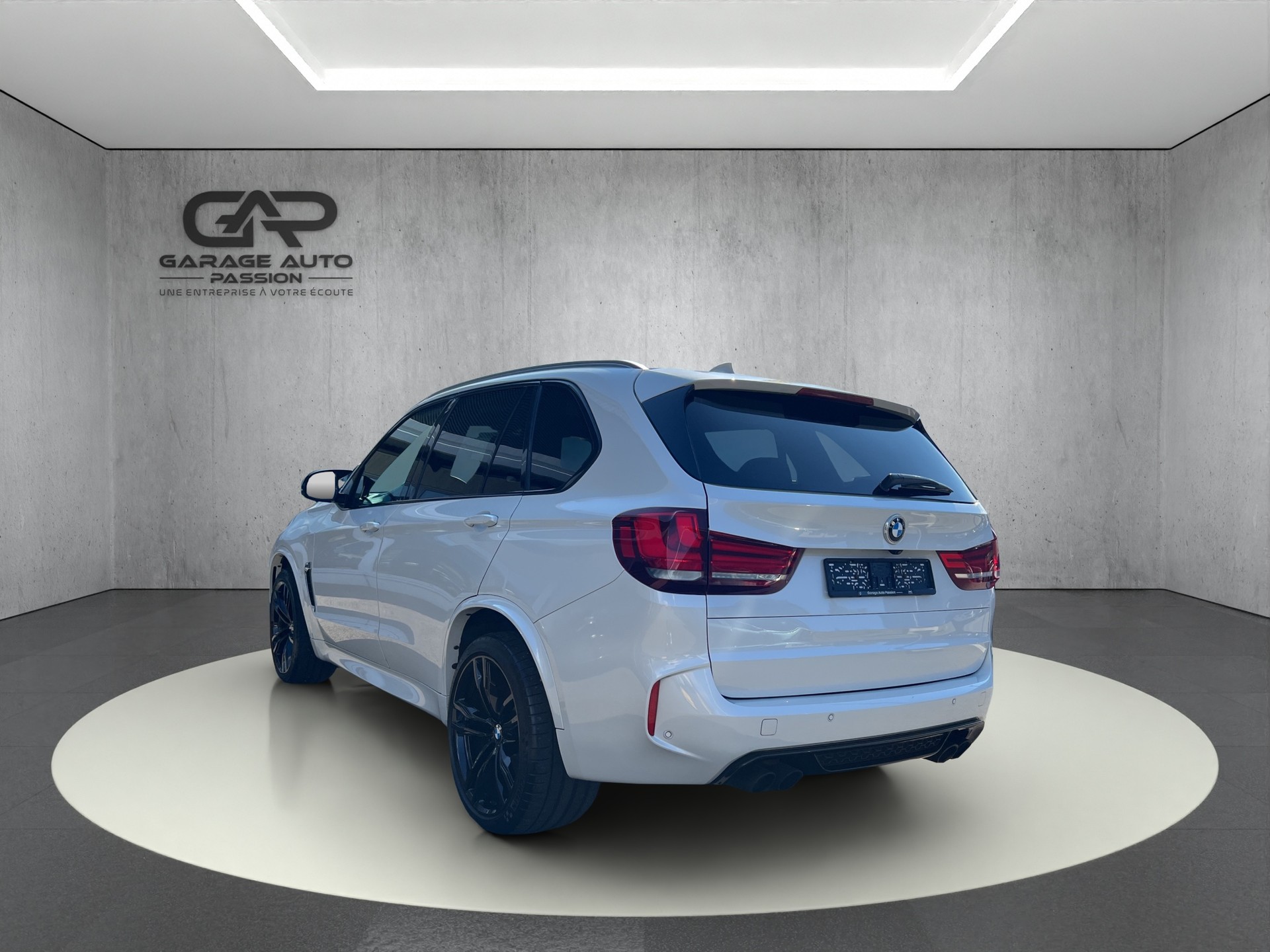 BMW X5M-image-5