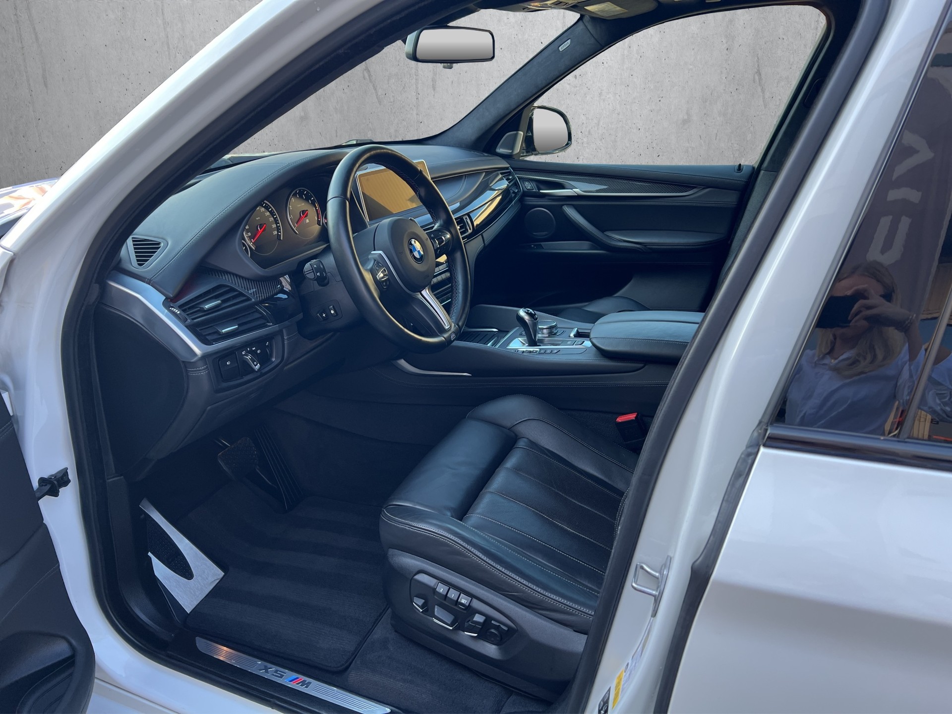 BMW X5M-image-8