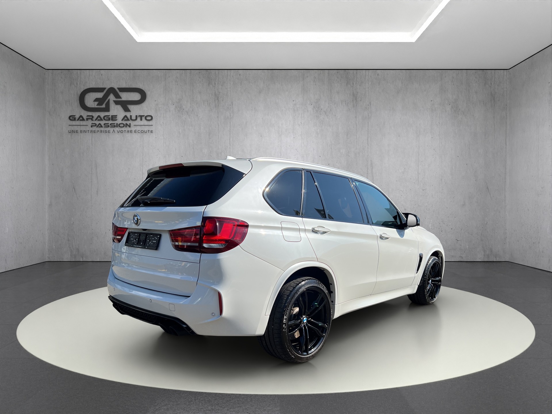 BMW X5M-image-7