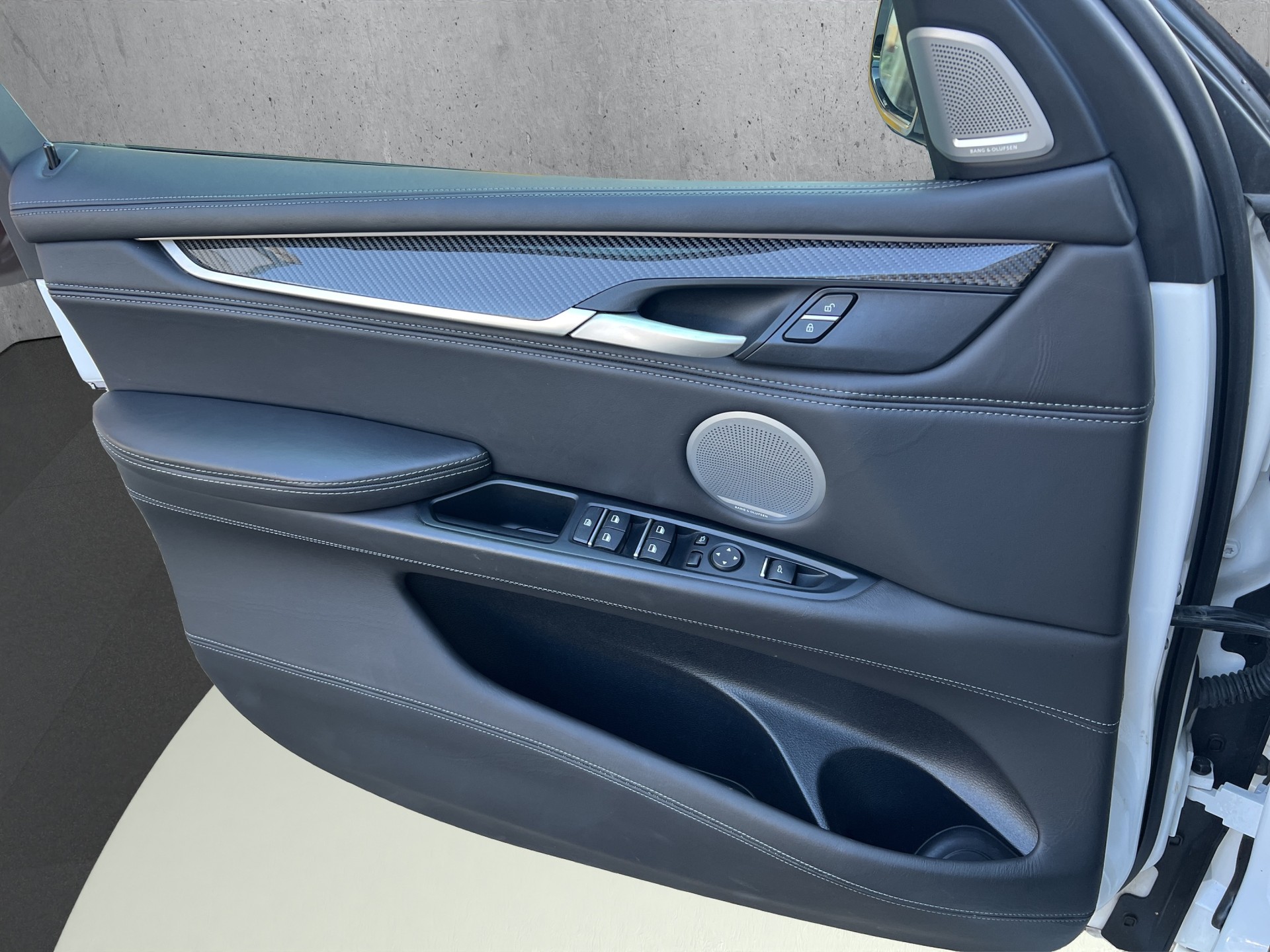 BMW X5M-image-14