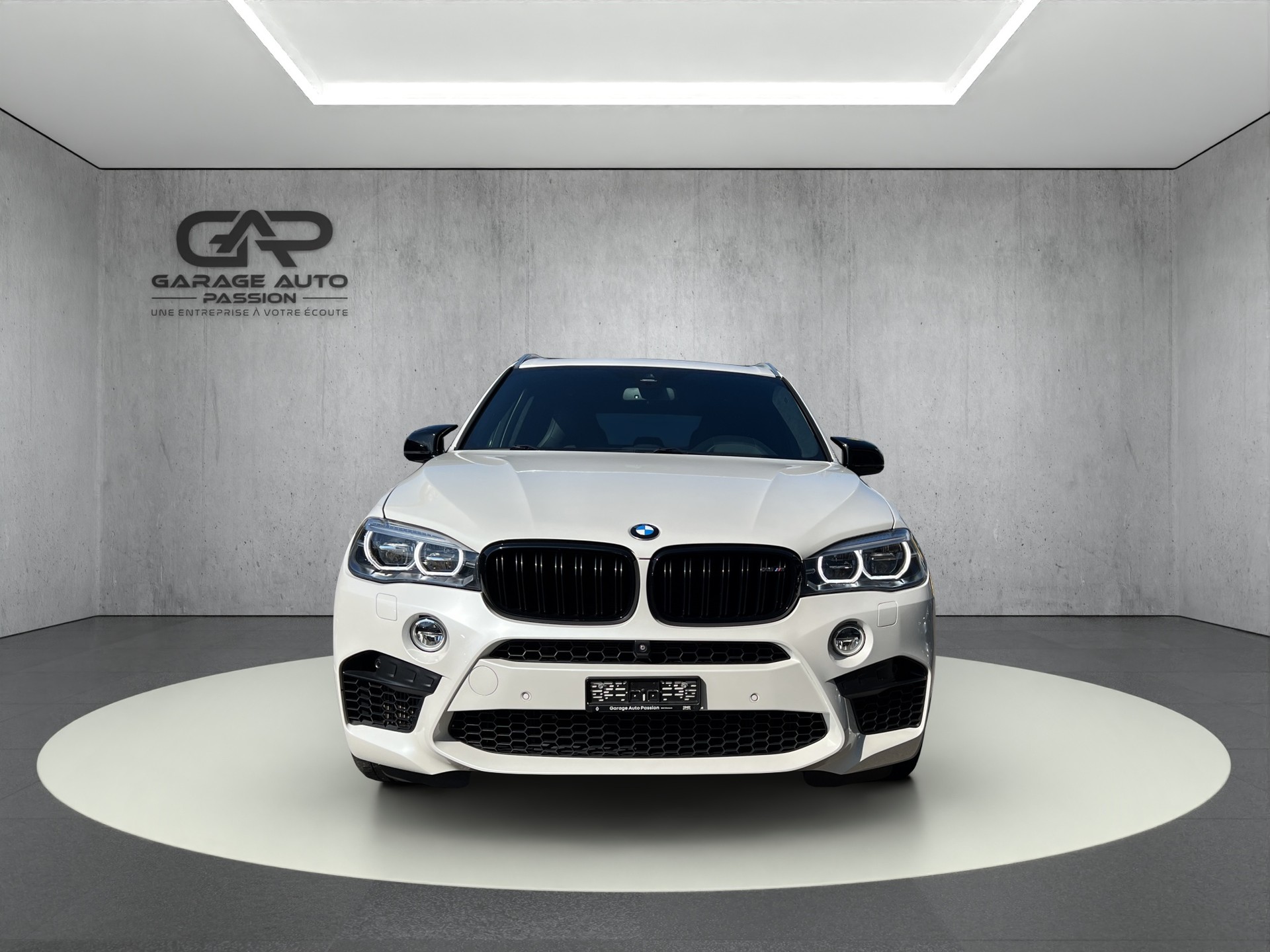 BMW X5M-image-2