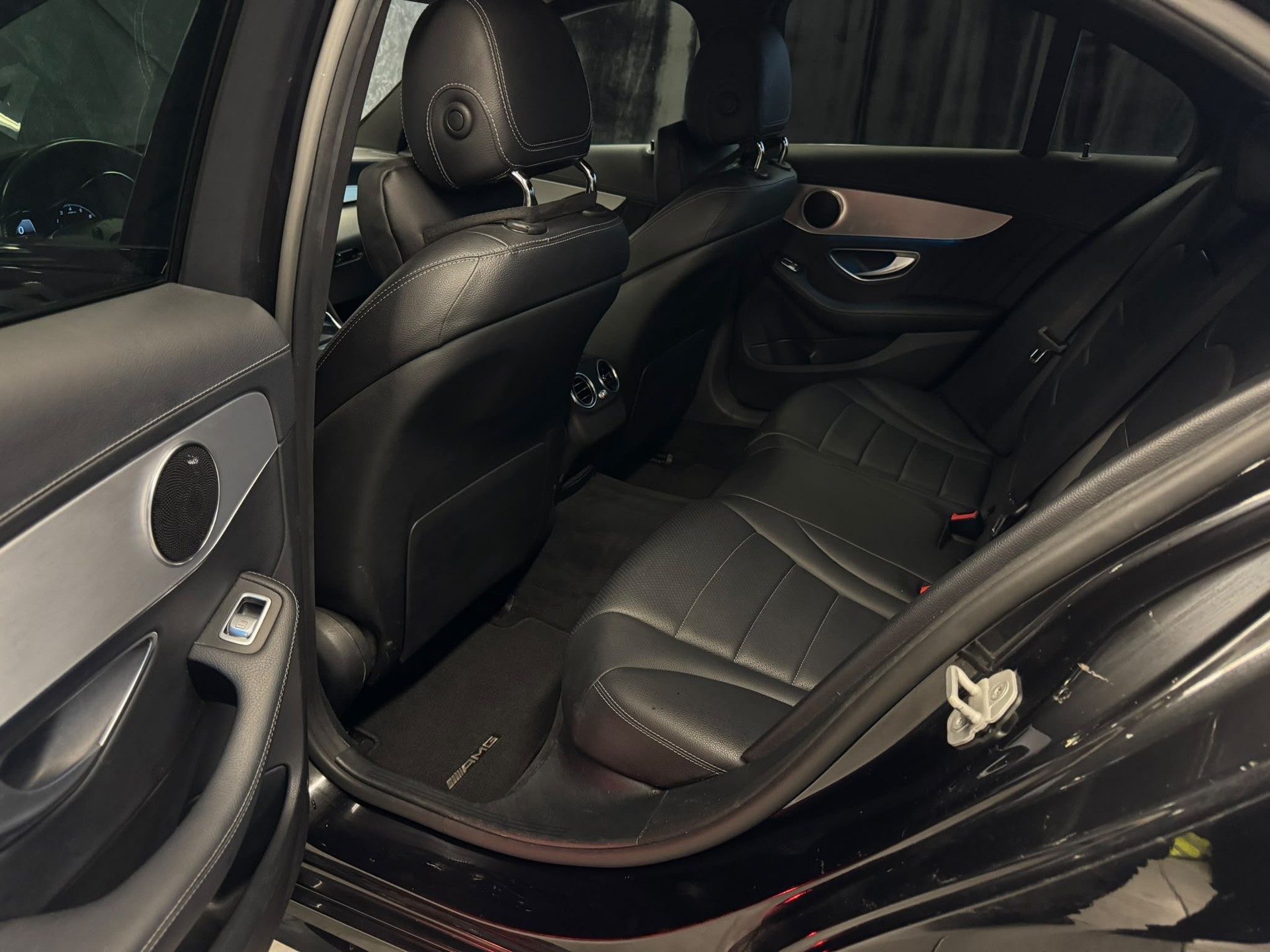 MERCEDES-BENZ C 250 AMG Line 7G-Tronic-image-12