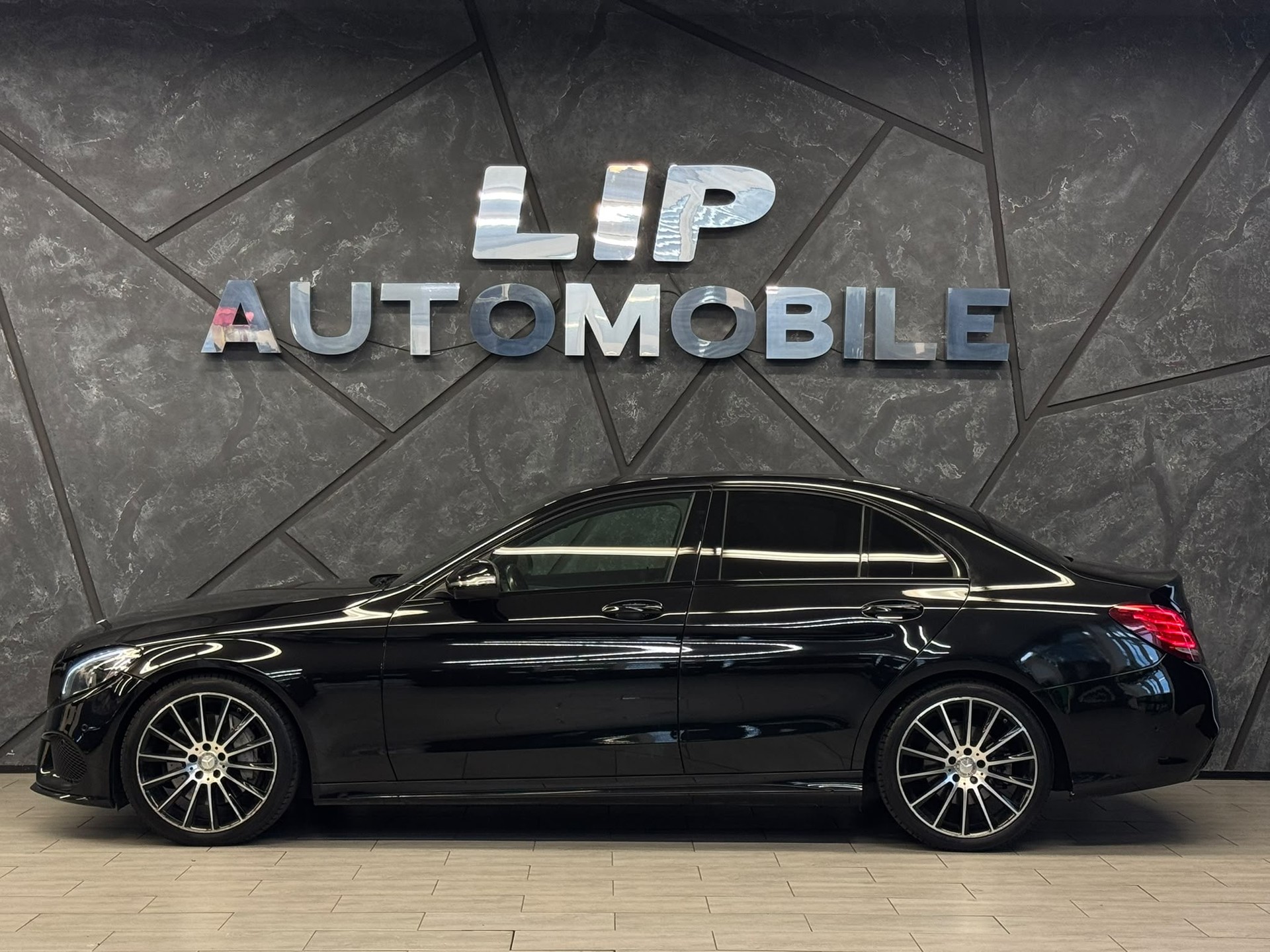 MERCEDES-BENZ C 250 AMG Line 7G-Tronic-image-3