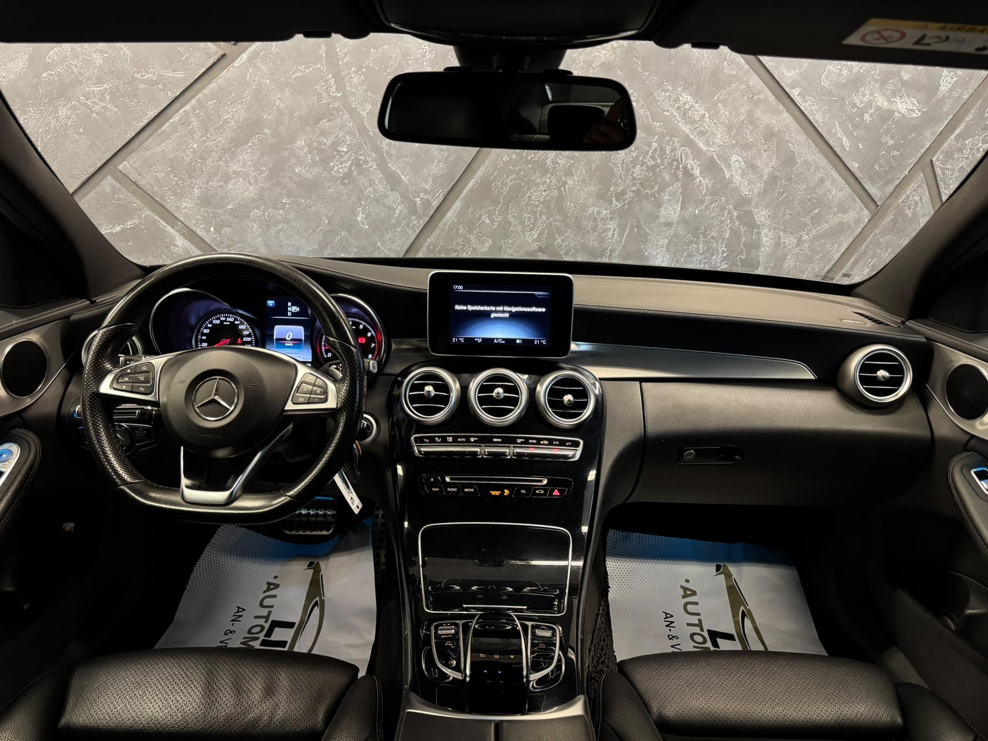 MERCEDES-BENZ C 250 AMG Line 7G-Tronic-image-8