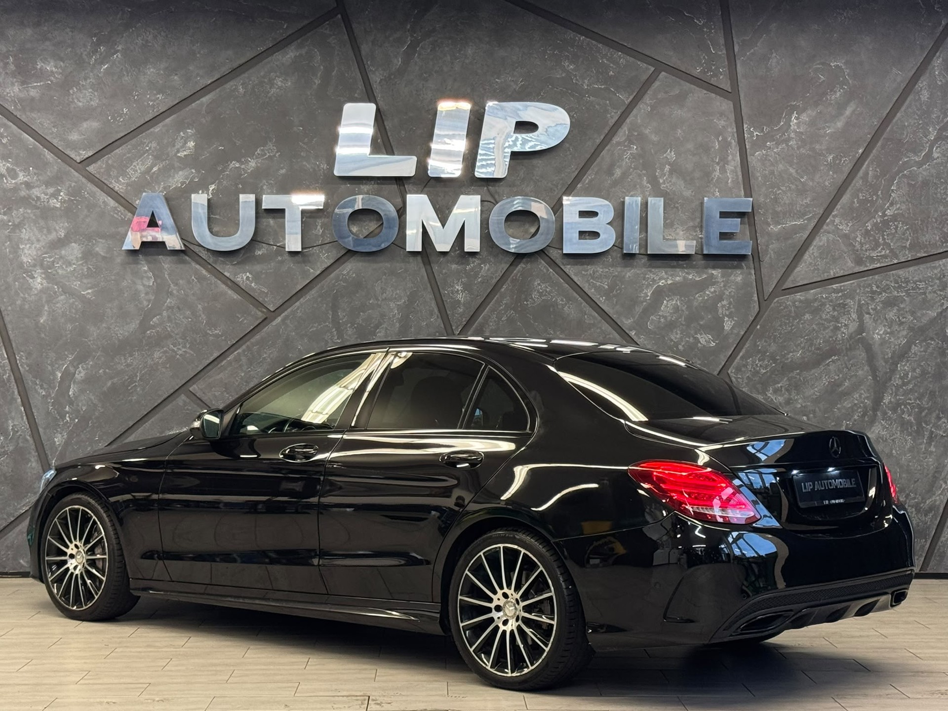 MERCEDES-BENZ C 250 AMG Line 7G-Tronic-image-6