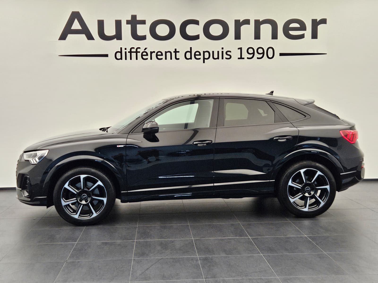 AUDI Q3 Sportback 45 TFSI S line quattro S-tronic-showroom-element-1