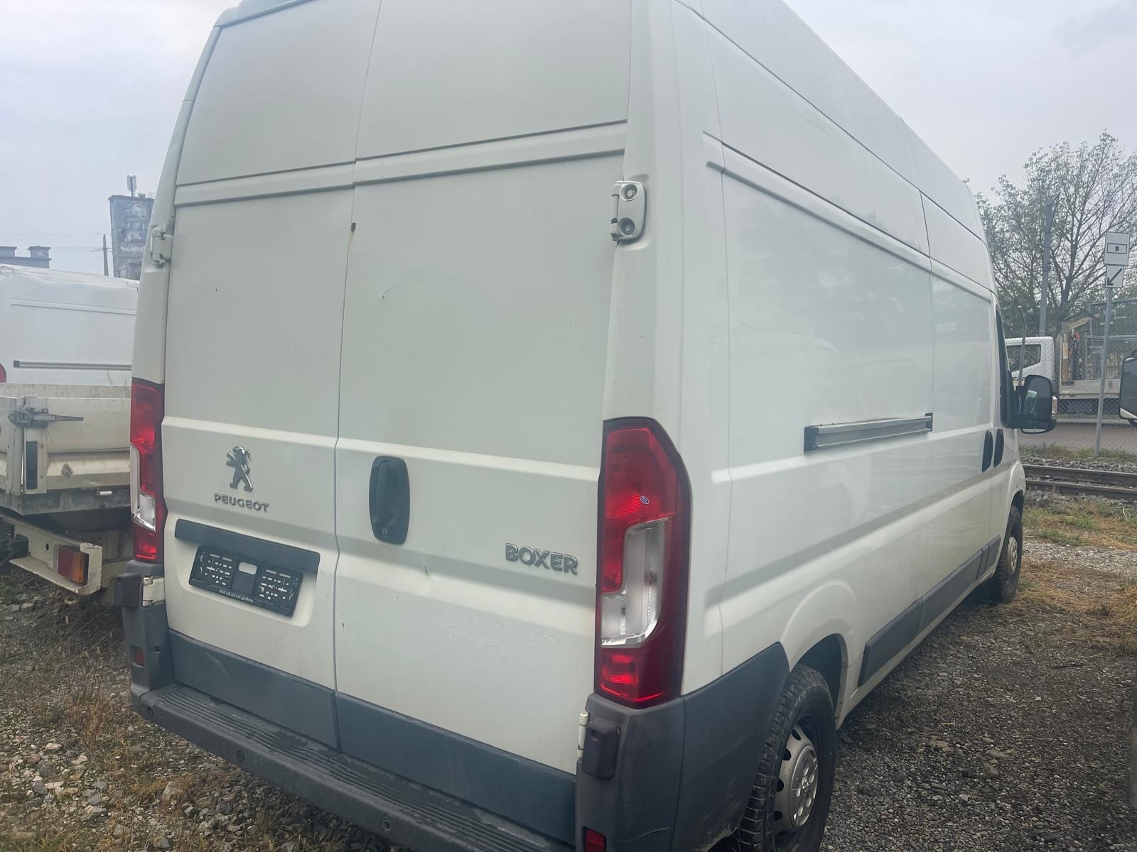 PEUGEOT Boxer 2.0 HDI 335 Active L3H3-image-2