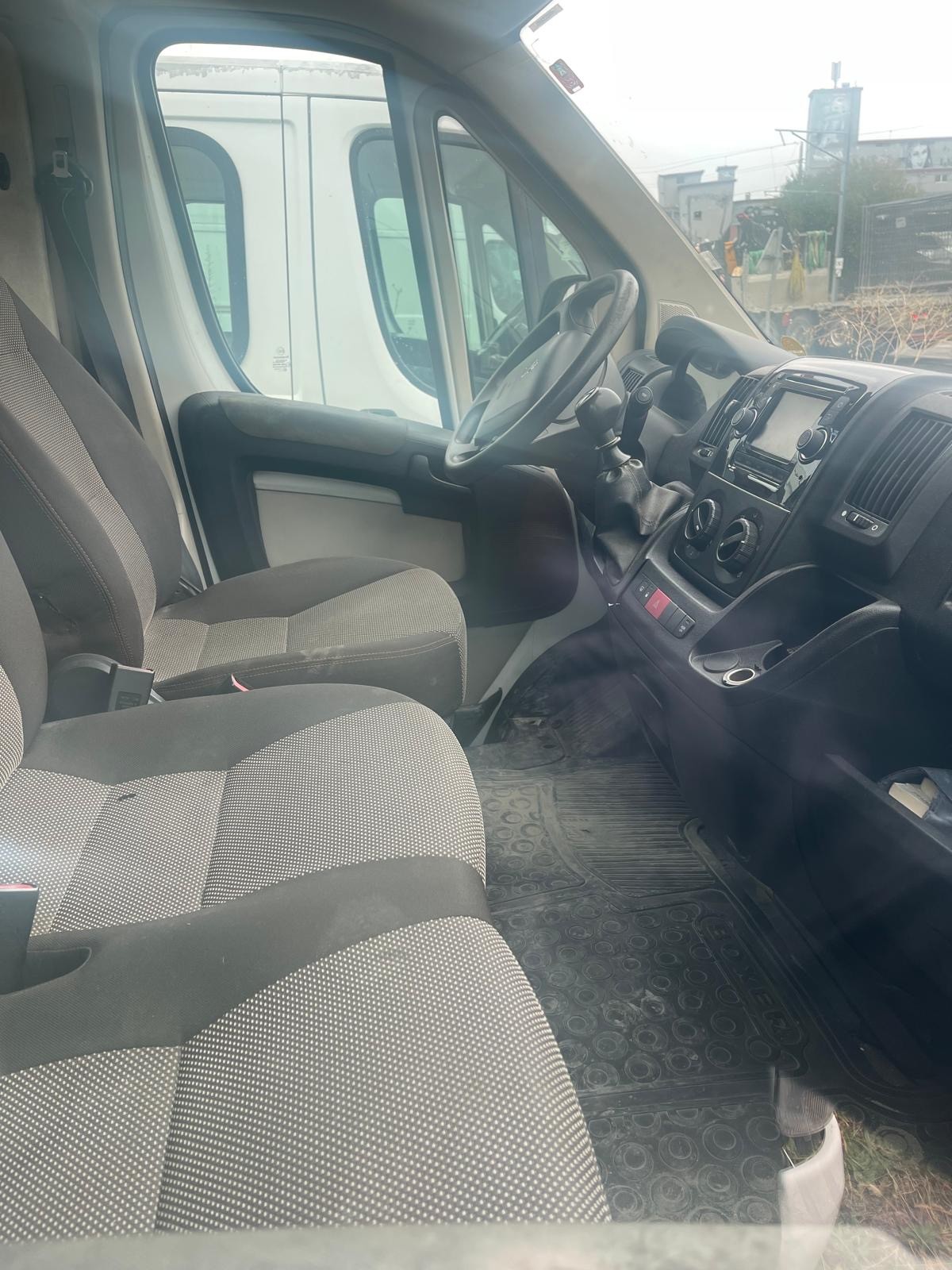 PEUGEOT Boxer 2.0 HDI 335 Active L3H3-image-3
