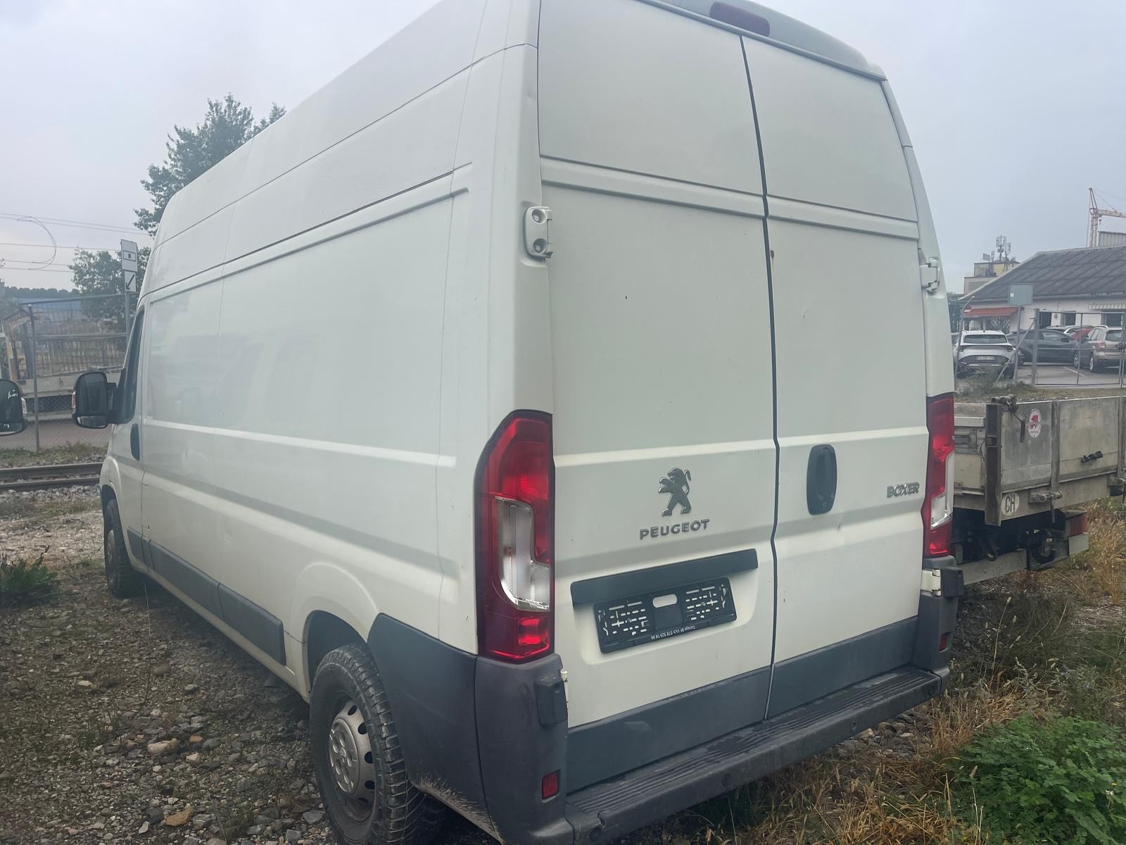 PEUGEOT Boxer 2.0 HDI 335 Active L3H3-image-1