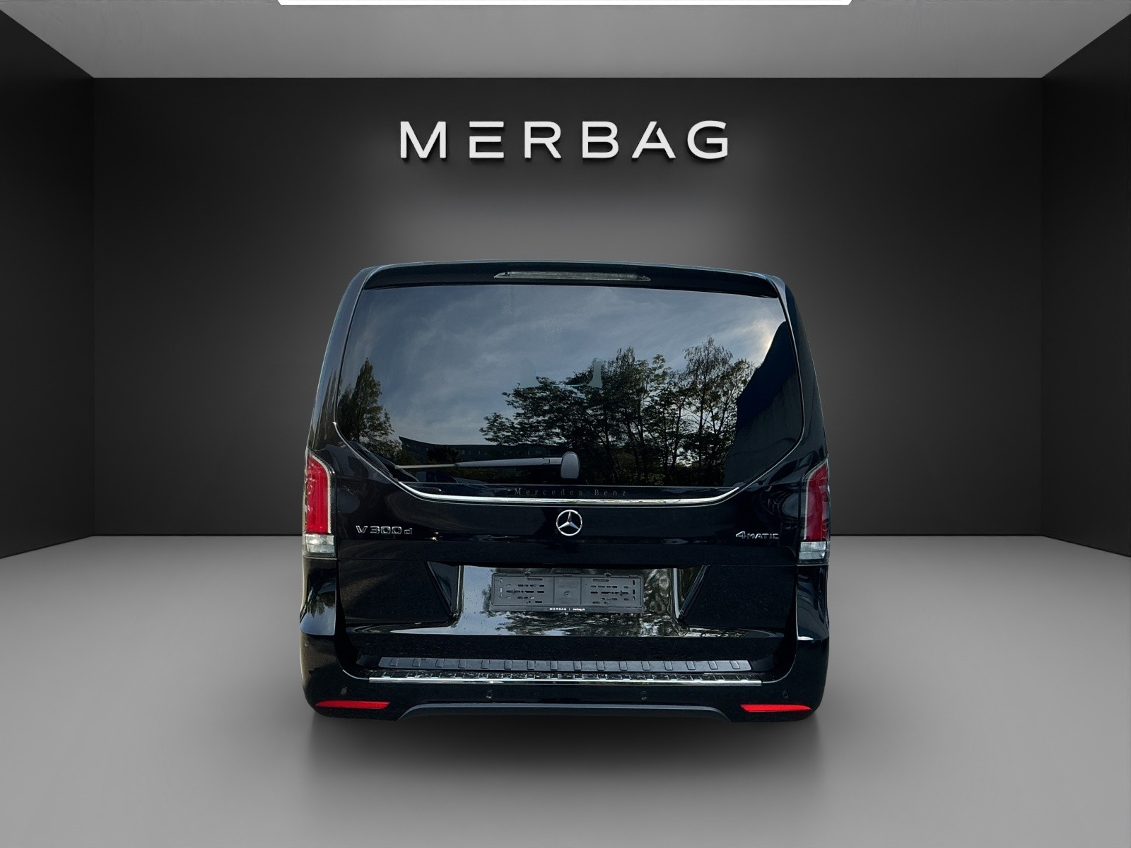 MERCEDES-BENZ V 300 d extralang 4Matic Exclusive 9G-Tronic-image-2