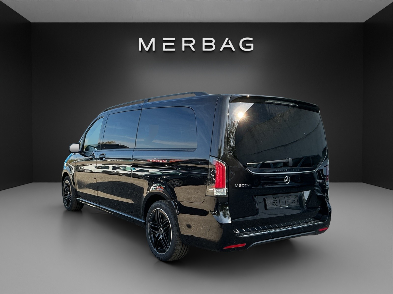 MERCEDES-BENZ V 300 d extralang 4Matic Exclusive 9G-Tronic-image-3