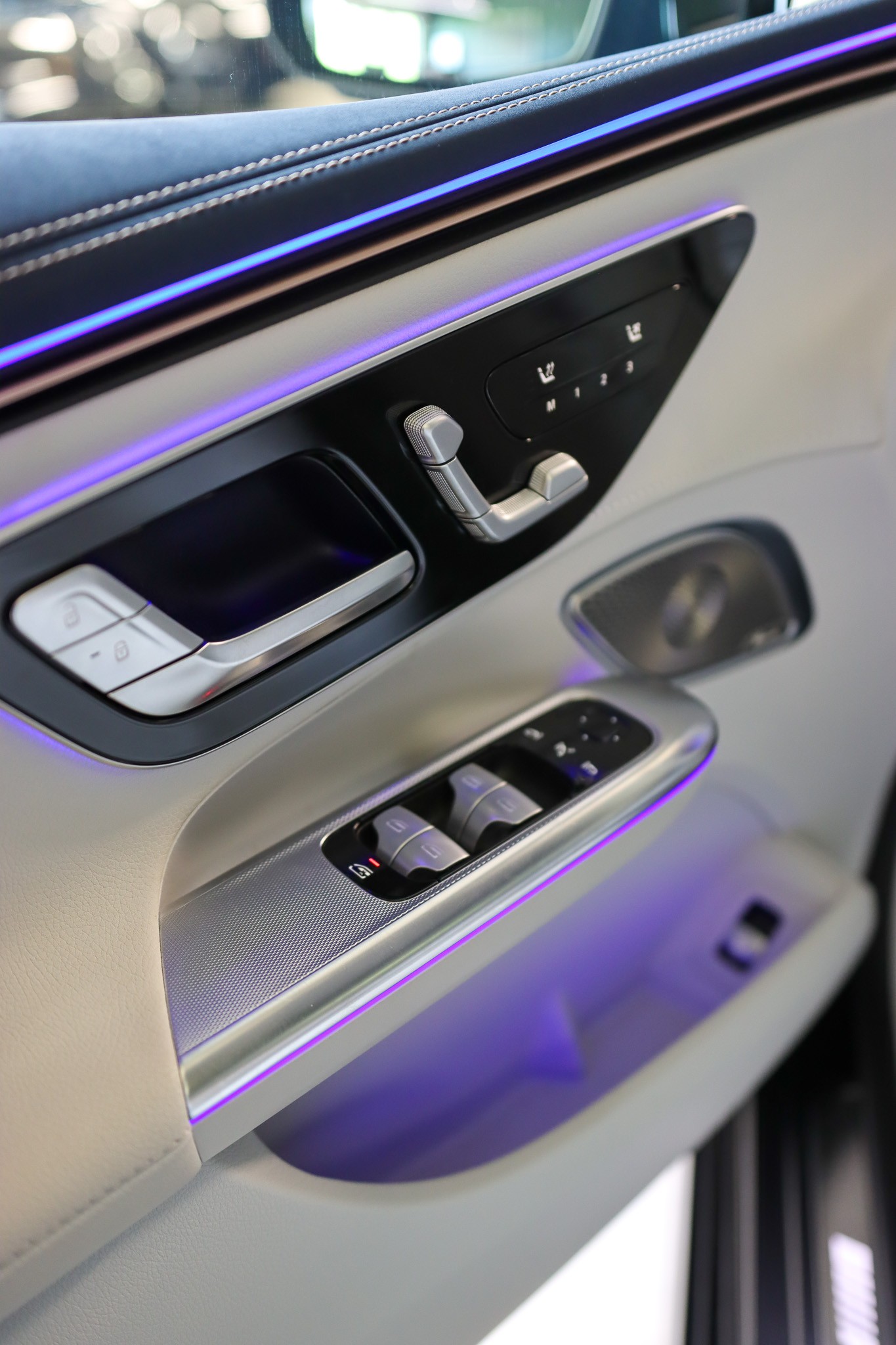 MERCEDES-BENZ EQE 43 AMG 4 Matic Executive Edition-image-21