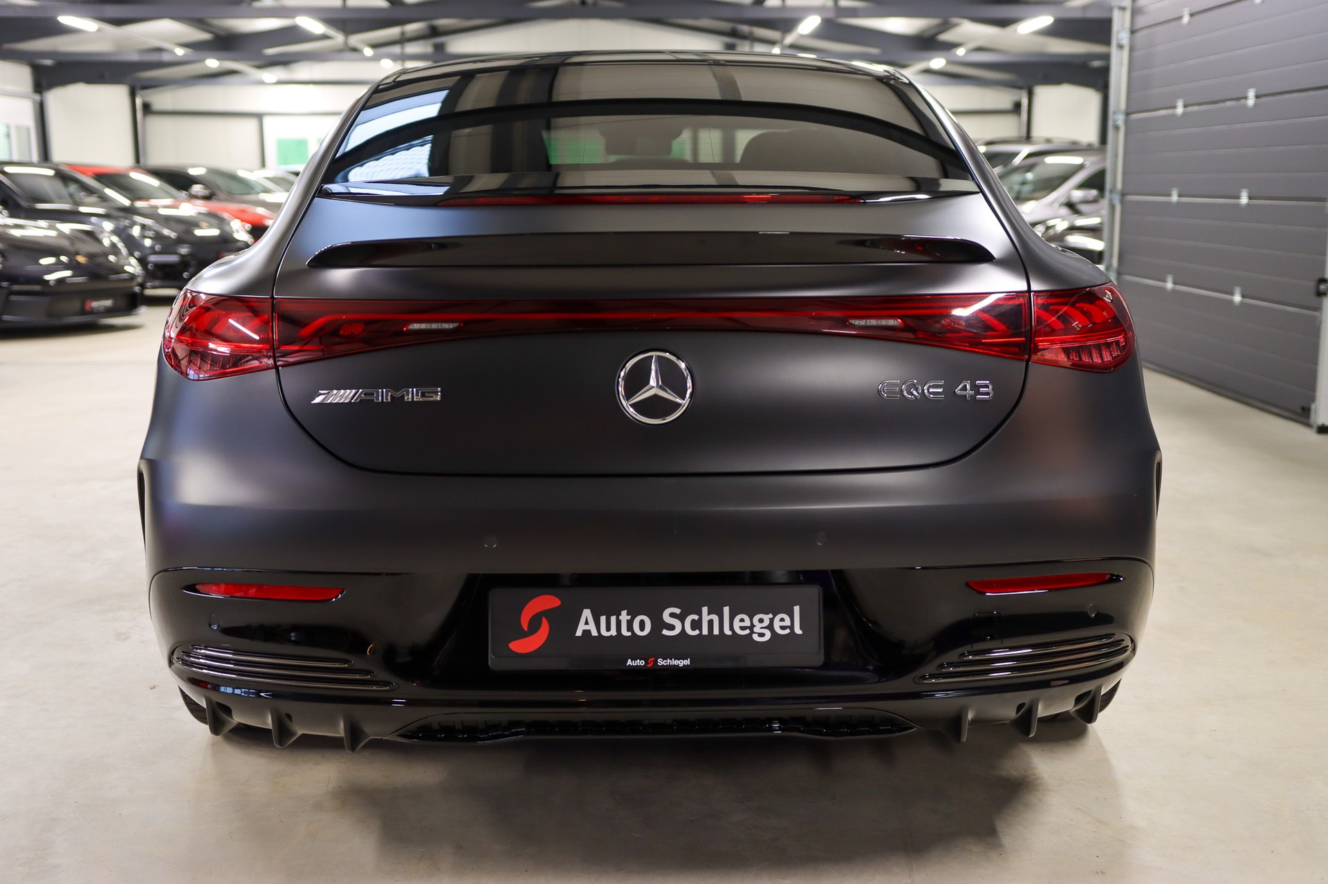 MERCEDES-BENZ EQE 43 AMG 4 Matic-image-4