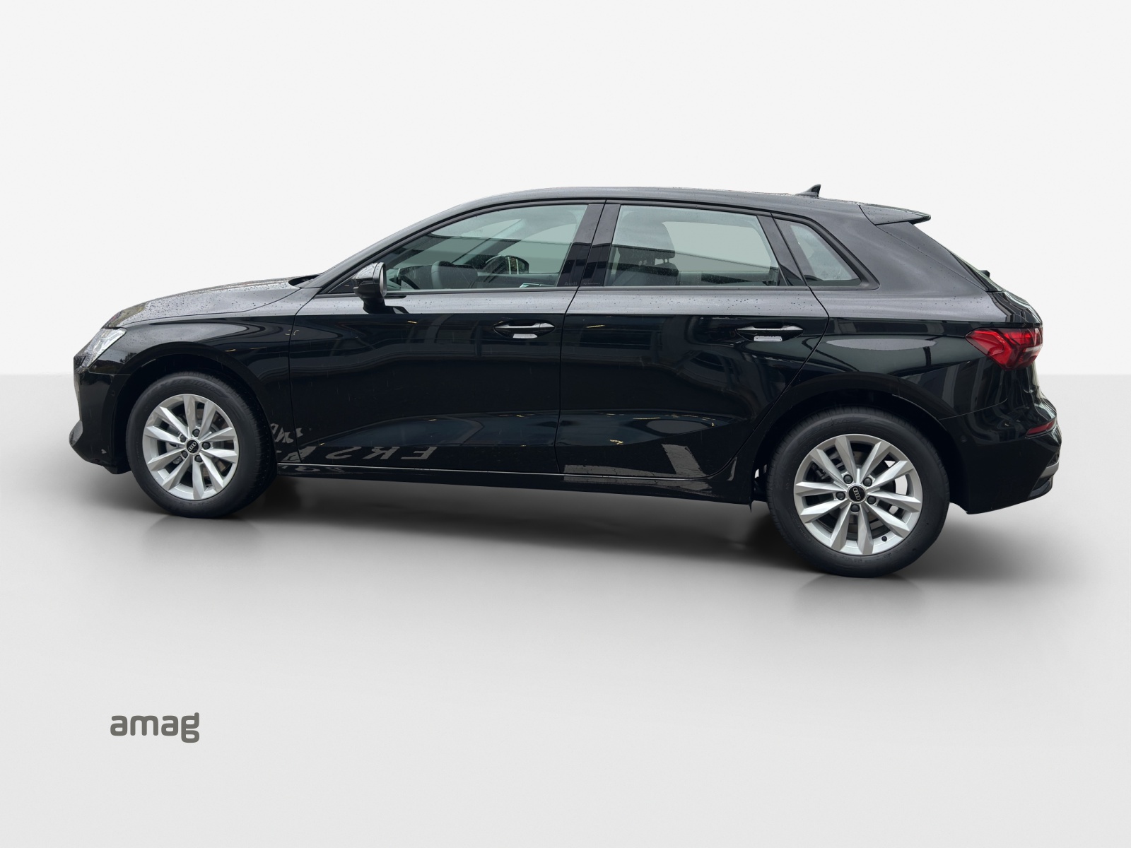 AUDI A3 Sportback TFSI 85 kW Ambition S-tronic-image-1