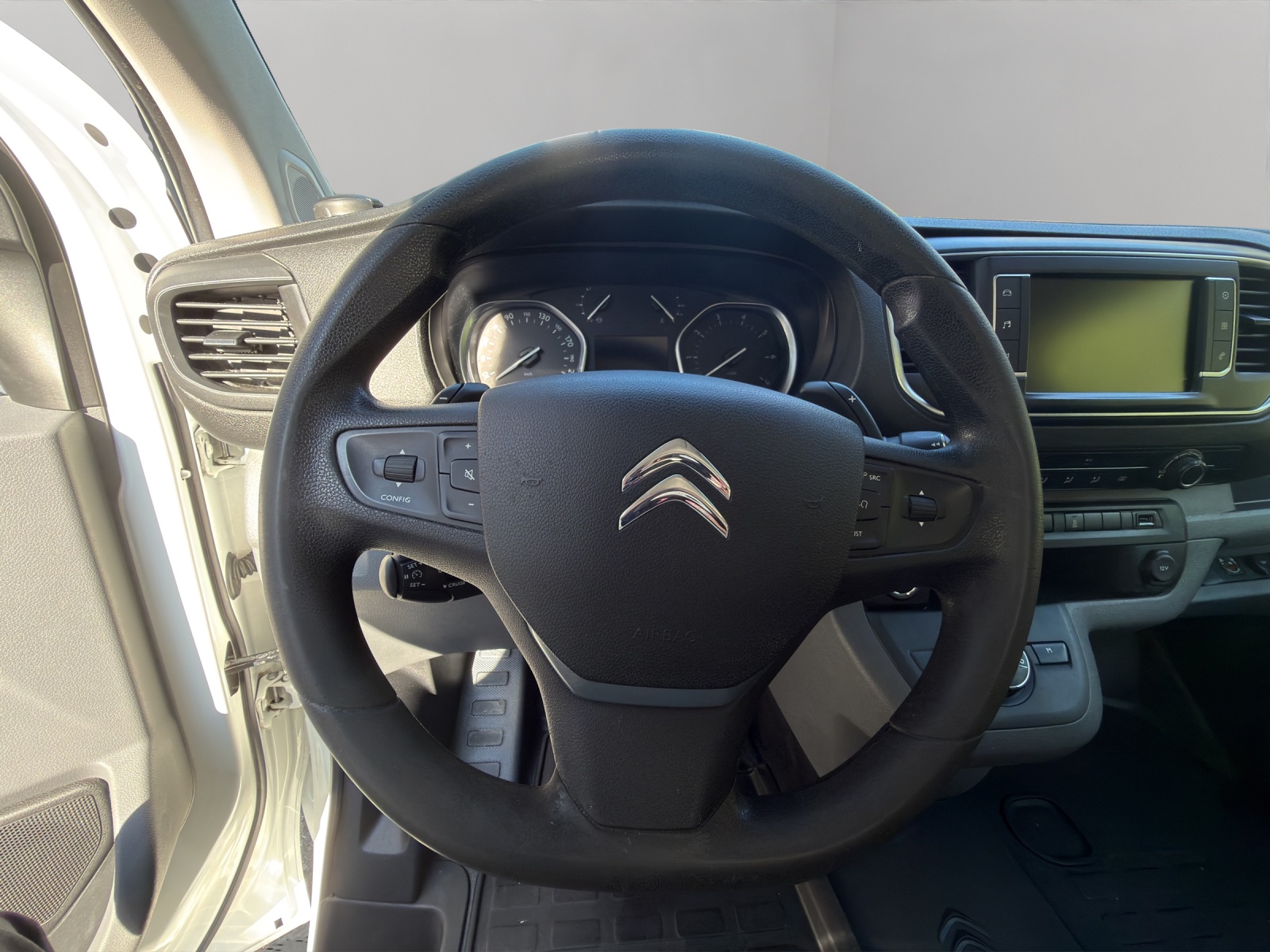 CITROEN Jumpy Kaw. XL 2.0 BlueHDi 180 Komfort S/S / Frisch ab MFK / Frisch ab Service / Pack TopRear Vision / Anhängerkupplung-image-12