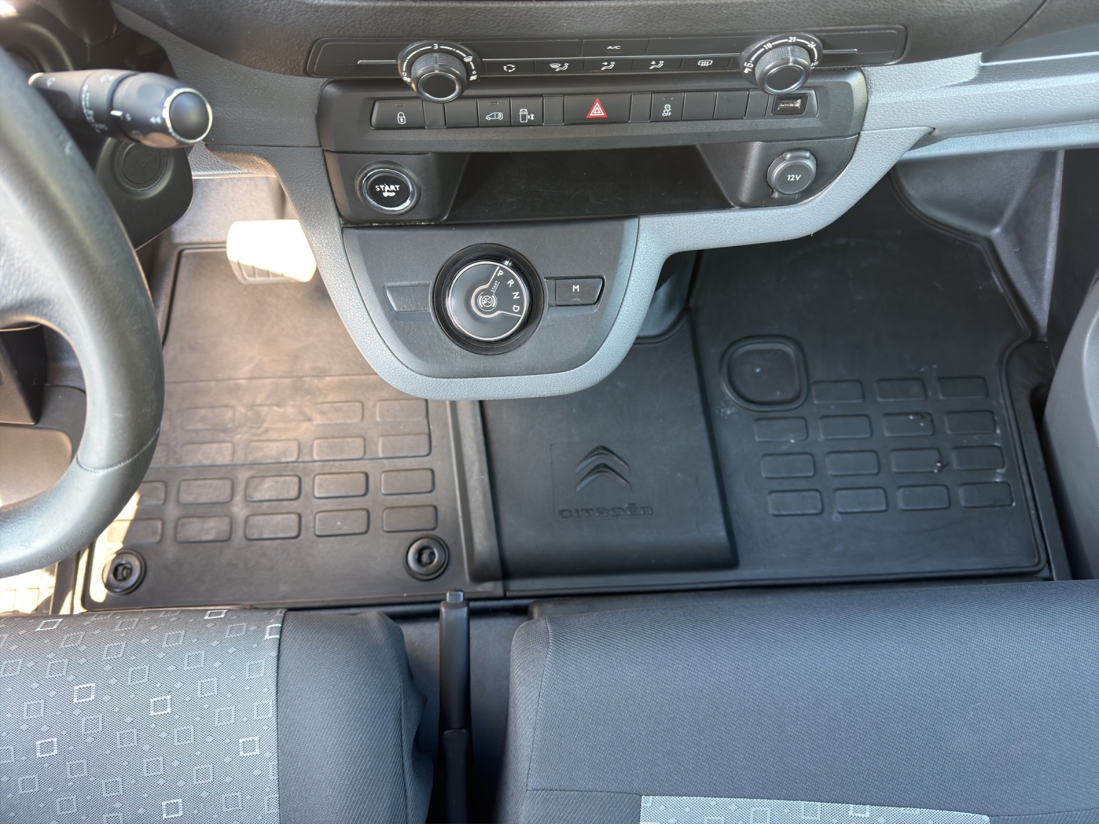 CITROEN Jumpy Kaw. XL 2.0 BlueHDi 180 Komfort S/S / Frisch ab MFK / Frisch ab Service / Pack TopRear Vision / Anhängerkupplung-image-14