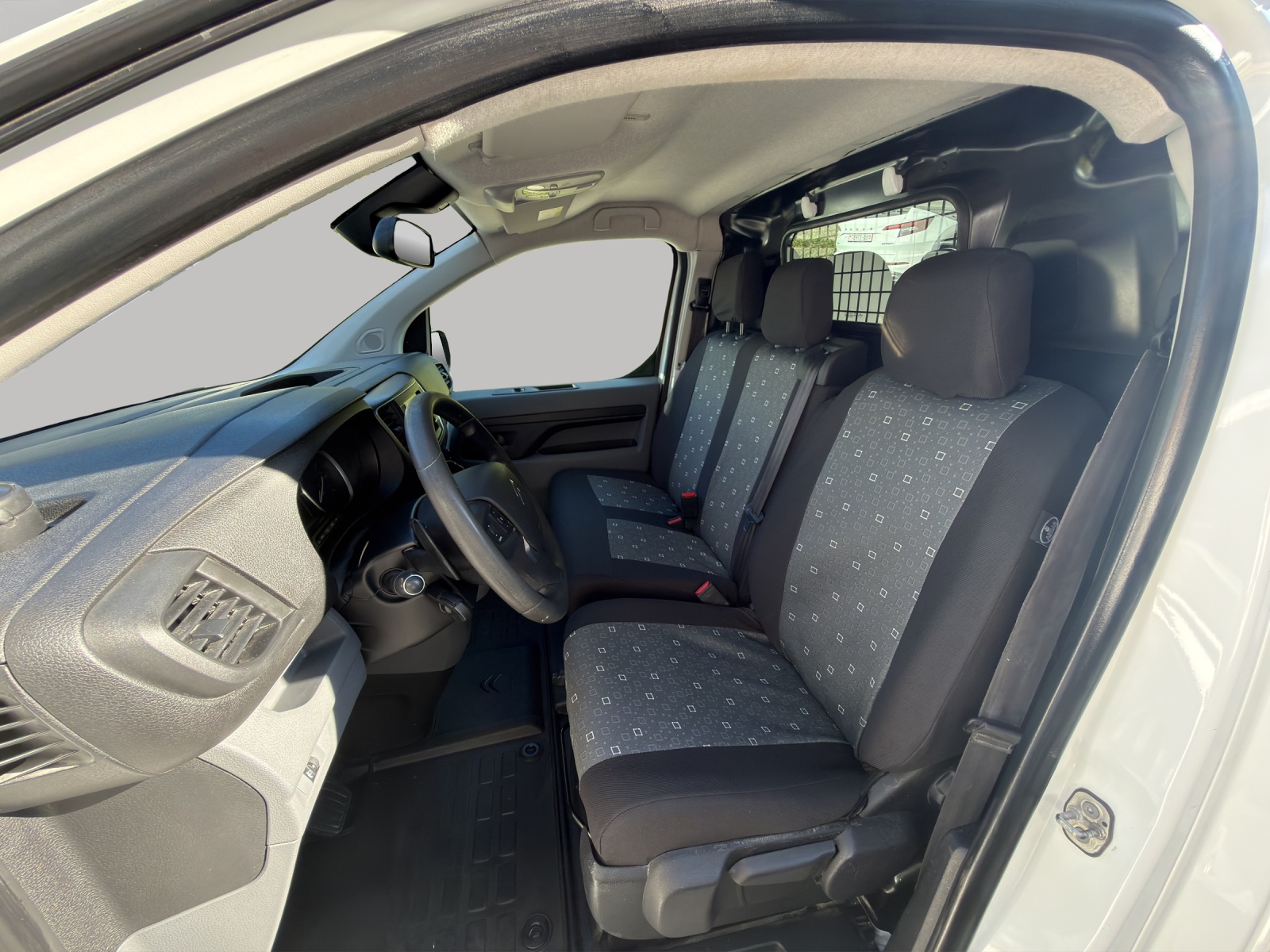 CITROEN Jumpy Kaw. XL 2.0 BlueHDi 180 Komfort S/S / Frisch ab MFK / Frisch ab Service / Pack TopRear Vision / Anhängerkupplung-image-9