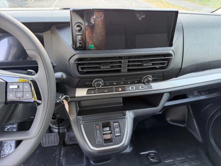FIAT E-Scudo 75kWh L2 * 360 km Reichweite * Top Preis * Holzboden Gratis-image-9
