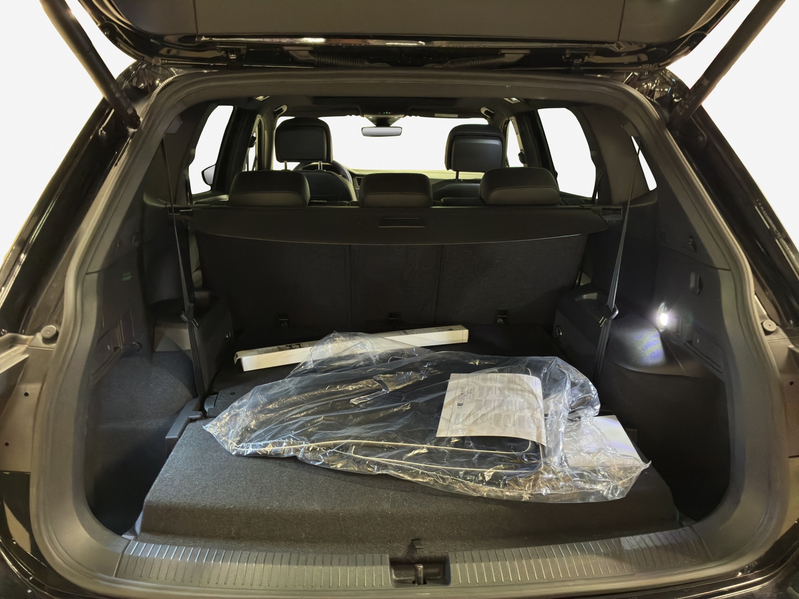 VW Tiguan Allspace 2.0TSI R-Line 4Motion DSG-image-12