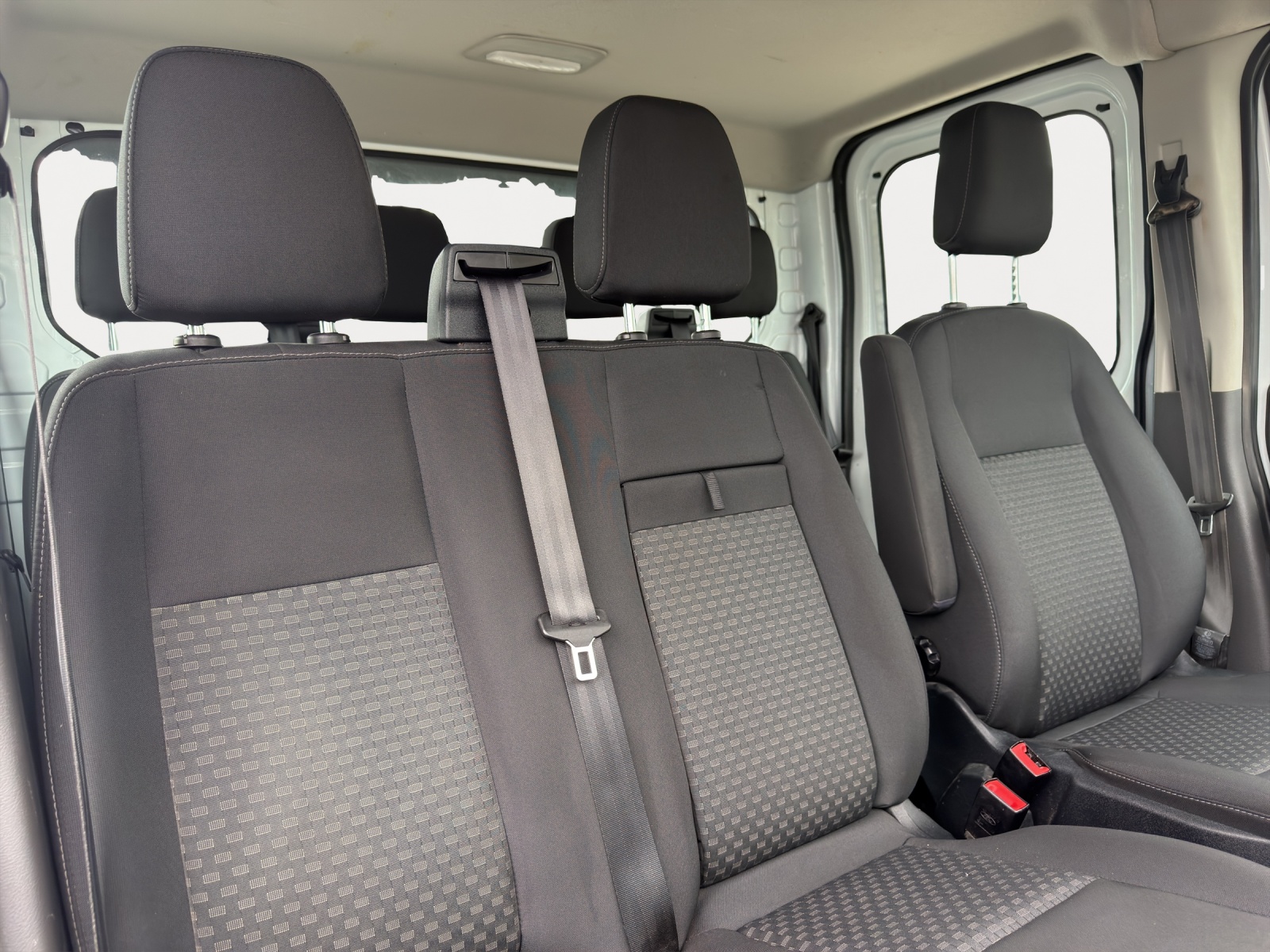 FORD Transit 350 L2 Basis 2.0 TDCi 130 FWD-image-15