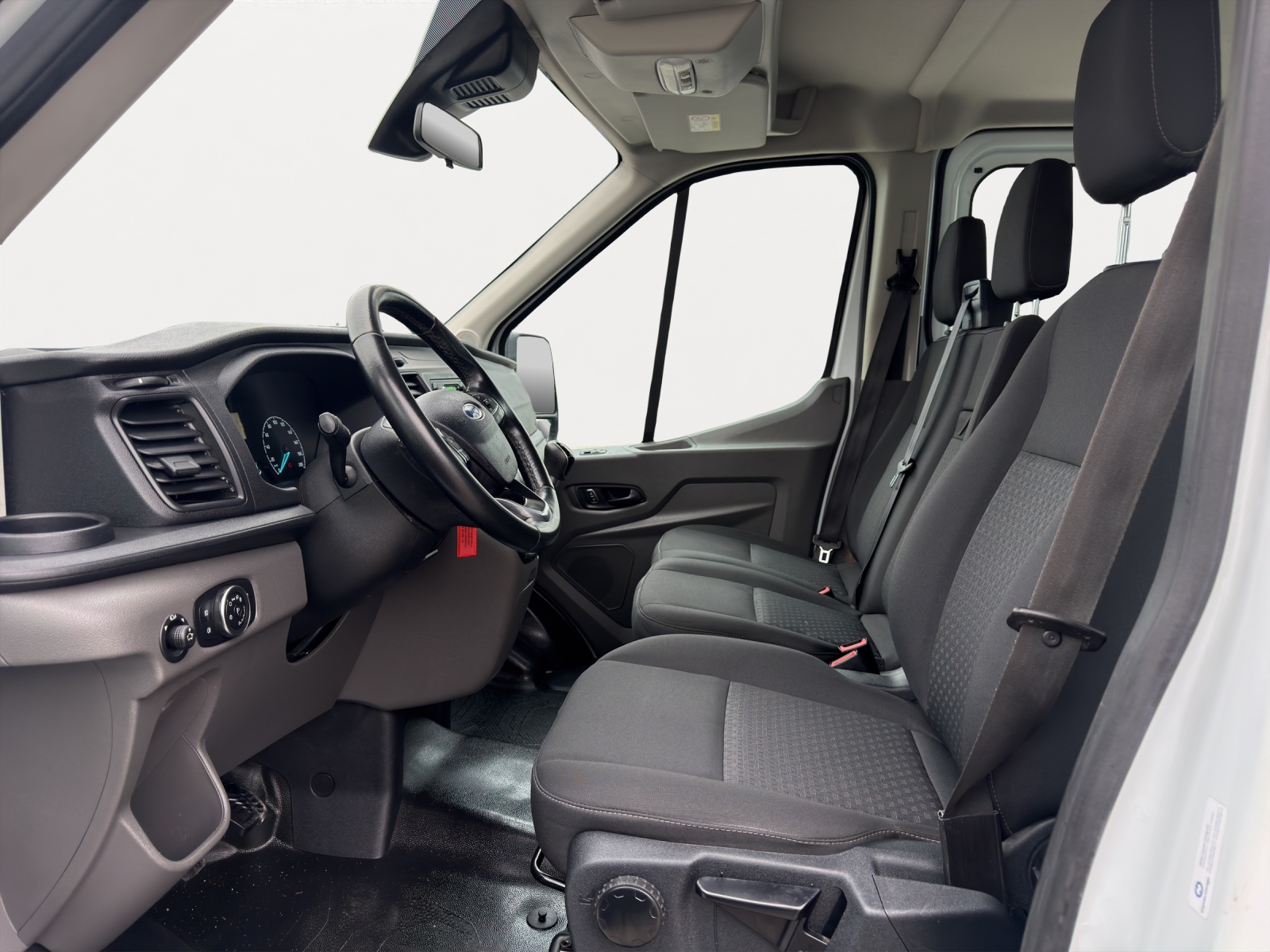 FORD Transit 350 L2 Basis 2.0 TDCi 130 FWD-image-8