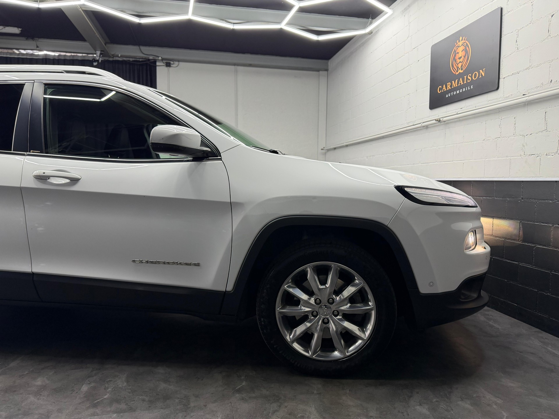 JEEP Cherokee 2.2TD Limited AWD 9ATX | CH-Auto | Rückfahrkamera | 4x4 | Dachreling | Sitzheizung&Sitzkühlung-image-9