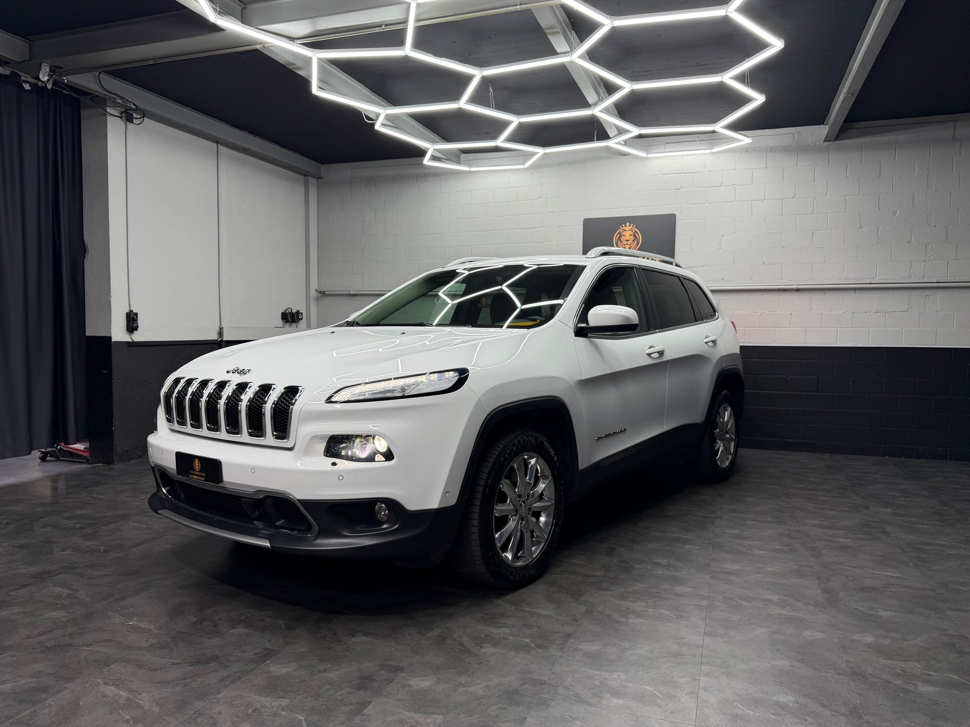 JEEP Cherokee 2.2TD Limited AWD 9ATX | CH-Auto | Rückfahrkamera | 4x4 | Dachreling | Sitzheizung&Sitzkühlung-showroom-element-2