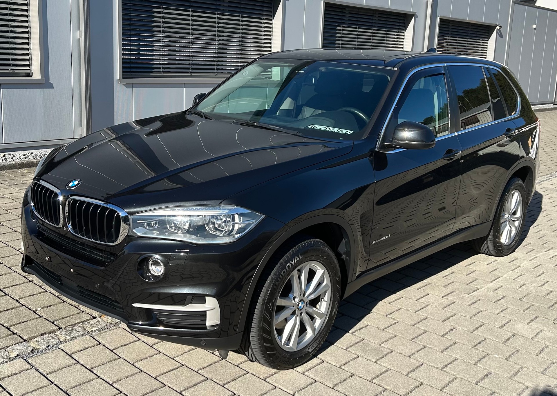BMW 30d xDrive-image-0